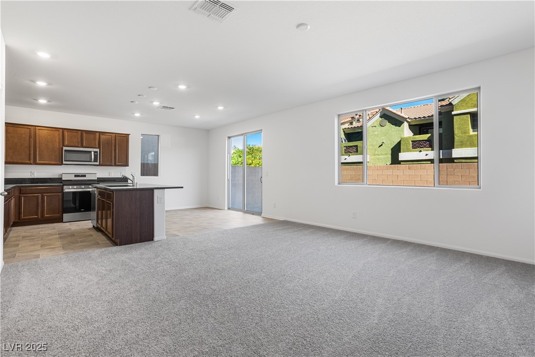 5670 Spring Trellis Street