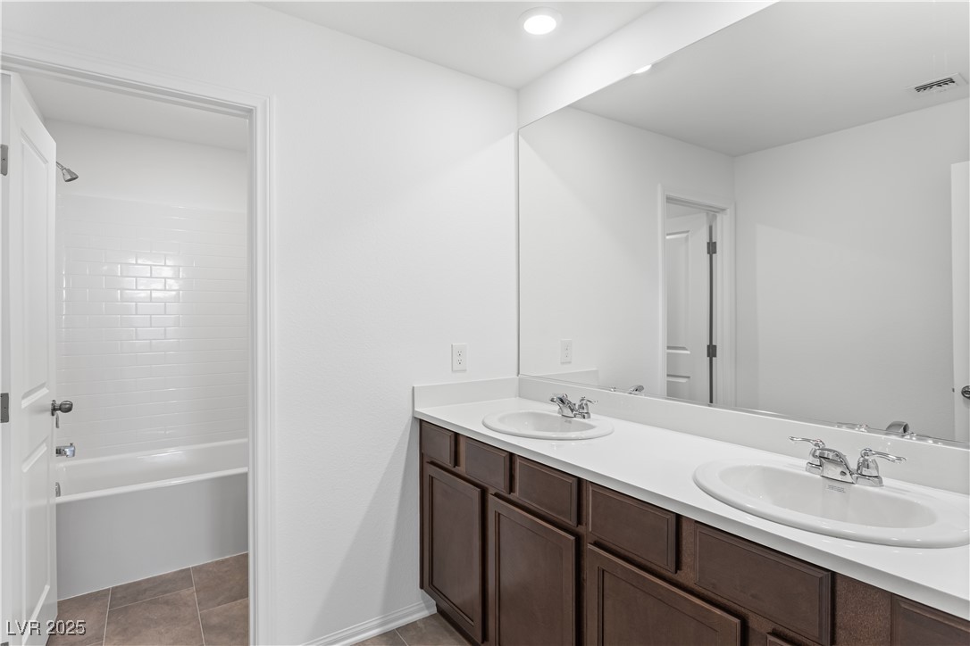 5662 Spring Trellis Street