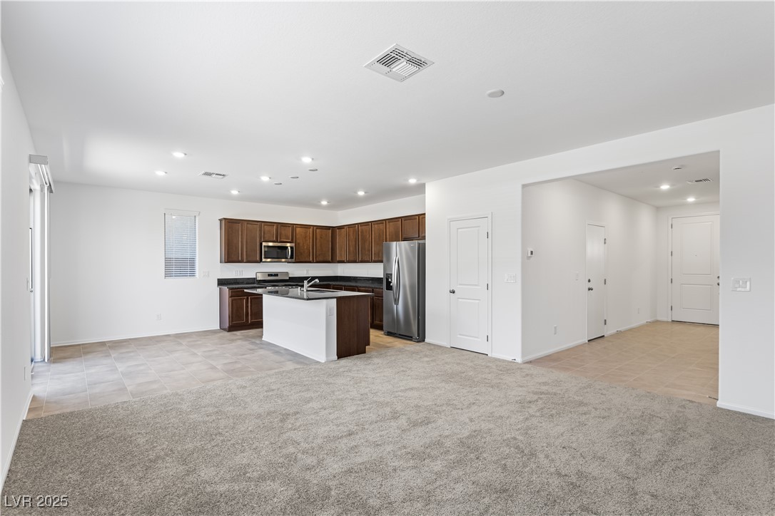 5646 Spring Trellis Street