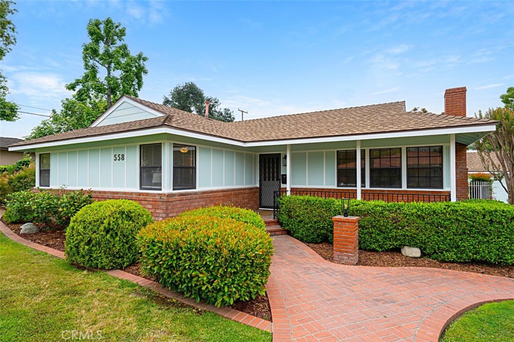 558 E Cypress Ave