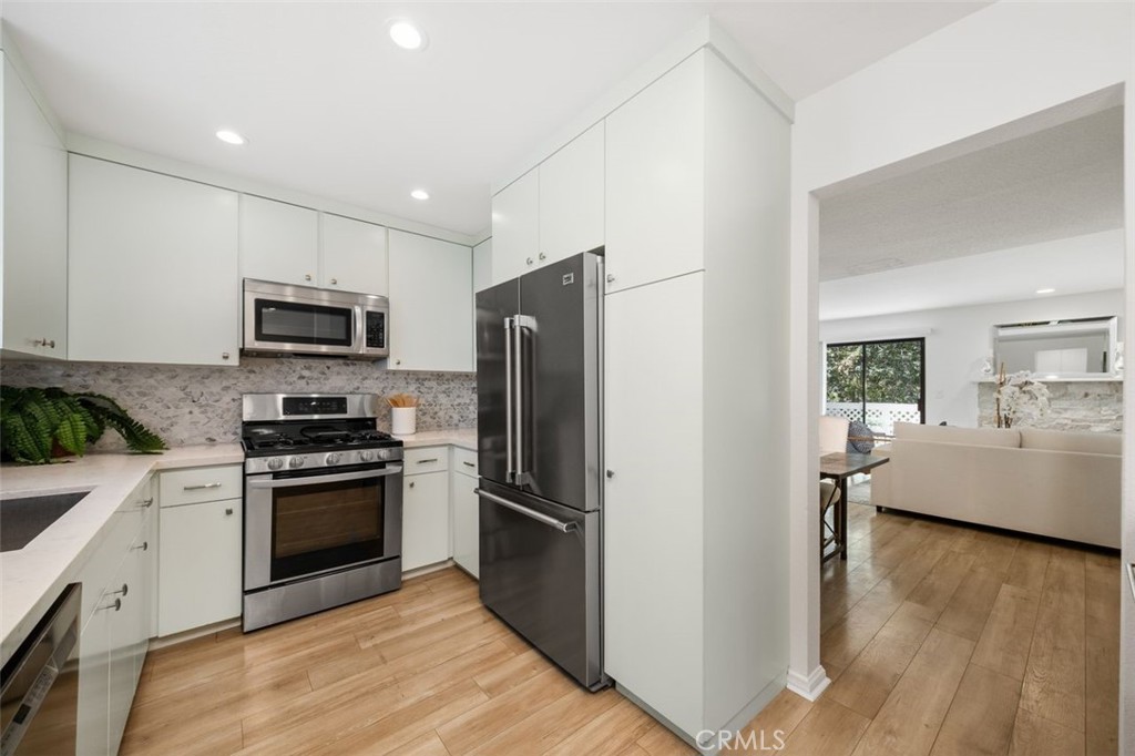 4455 Rockland Place 12