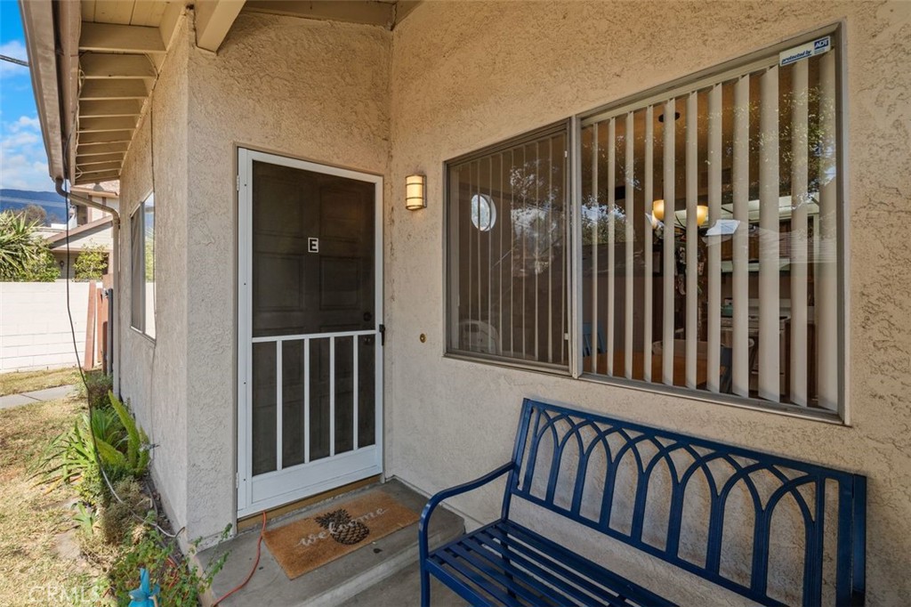 243 E Maple Avenue E