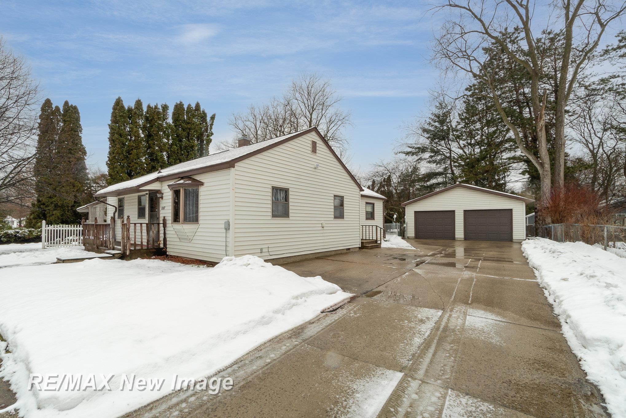 1317 E Saint Andrews Road