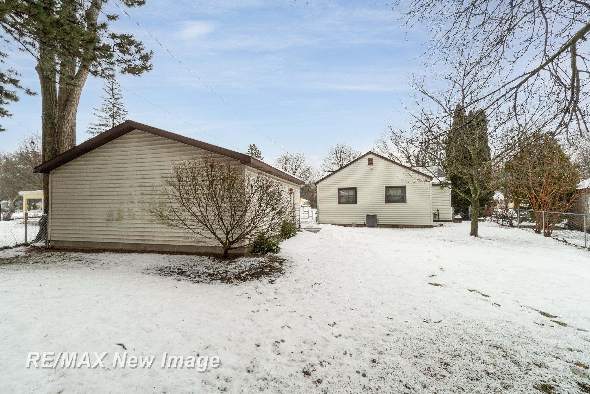 1317 E Saint Andrews Road