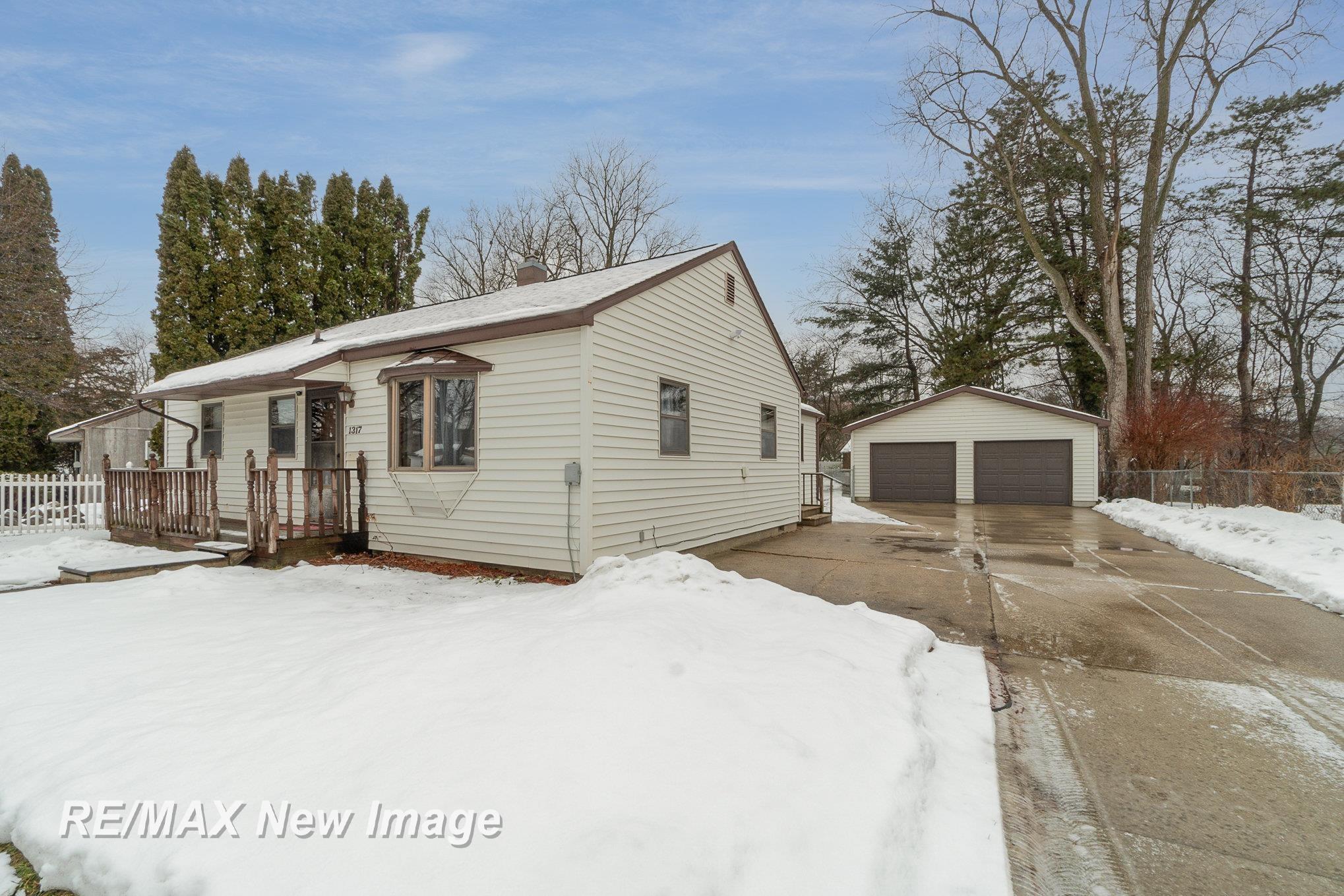 1317 E Saint Andrews Road