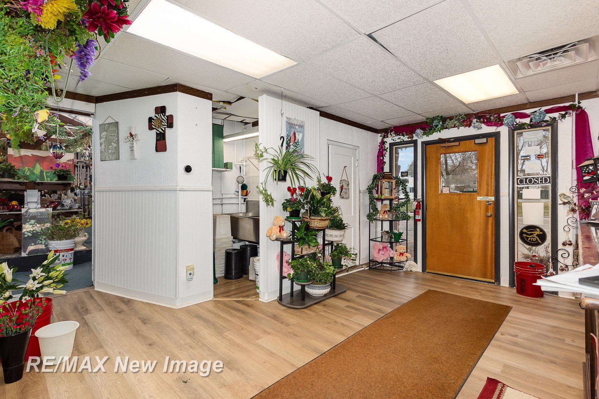 1605 Bookness Street