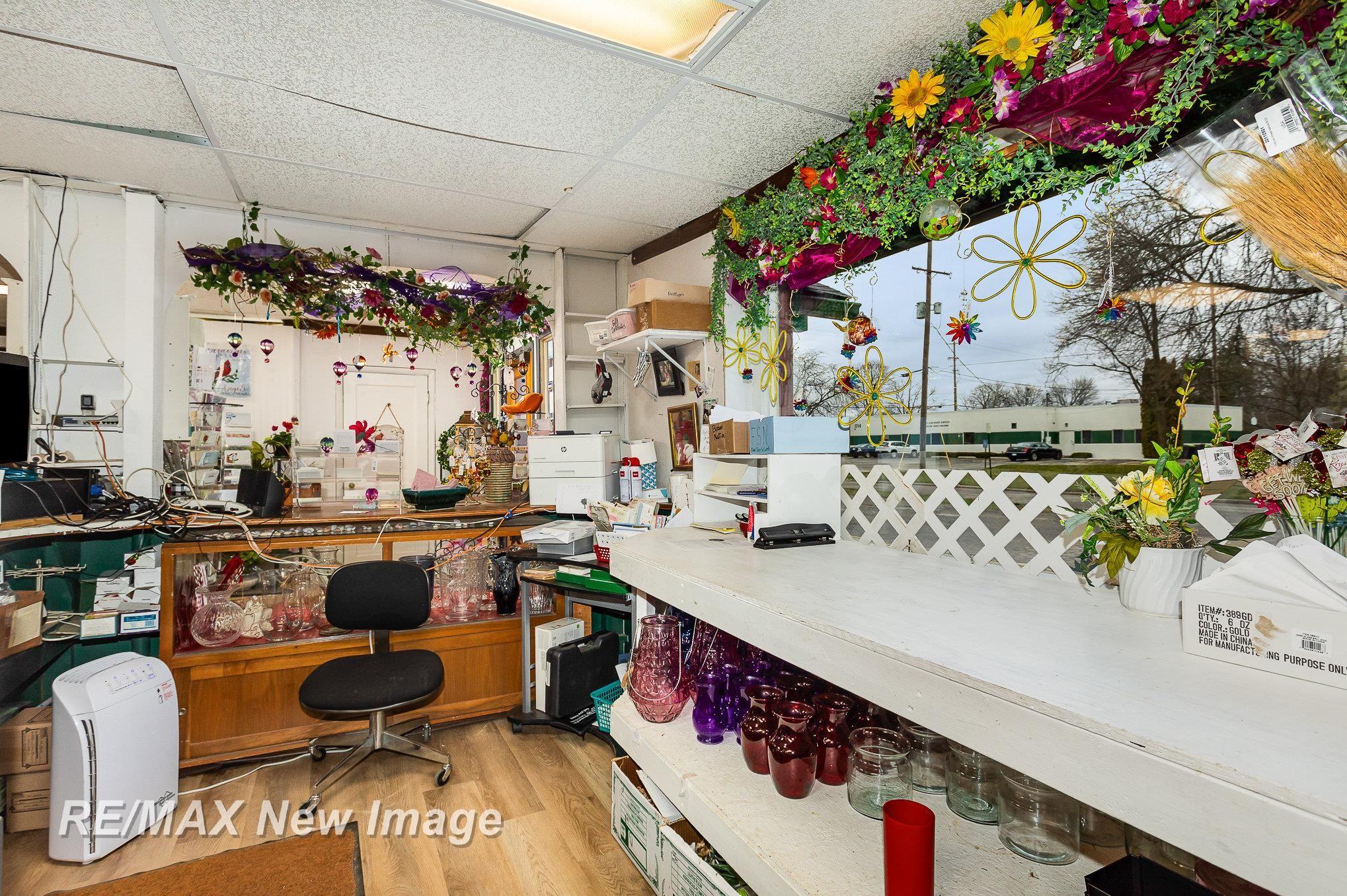 1605 Bookness Street