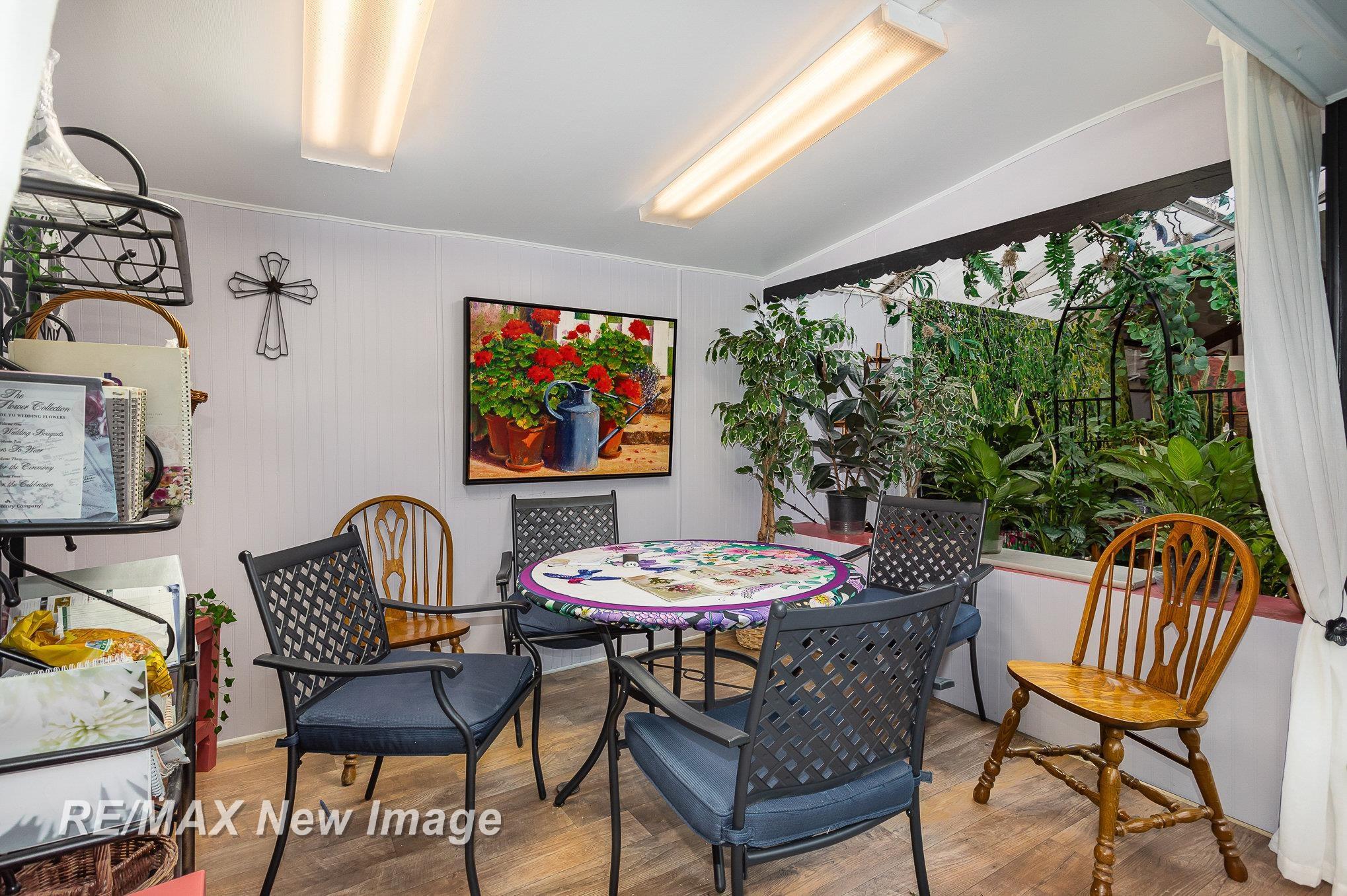 1605 Bookness Street