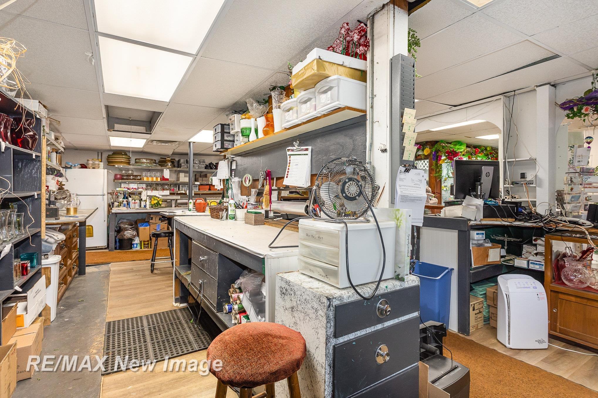 1605 Bookness Street