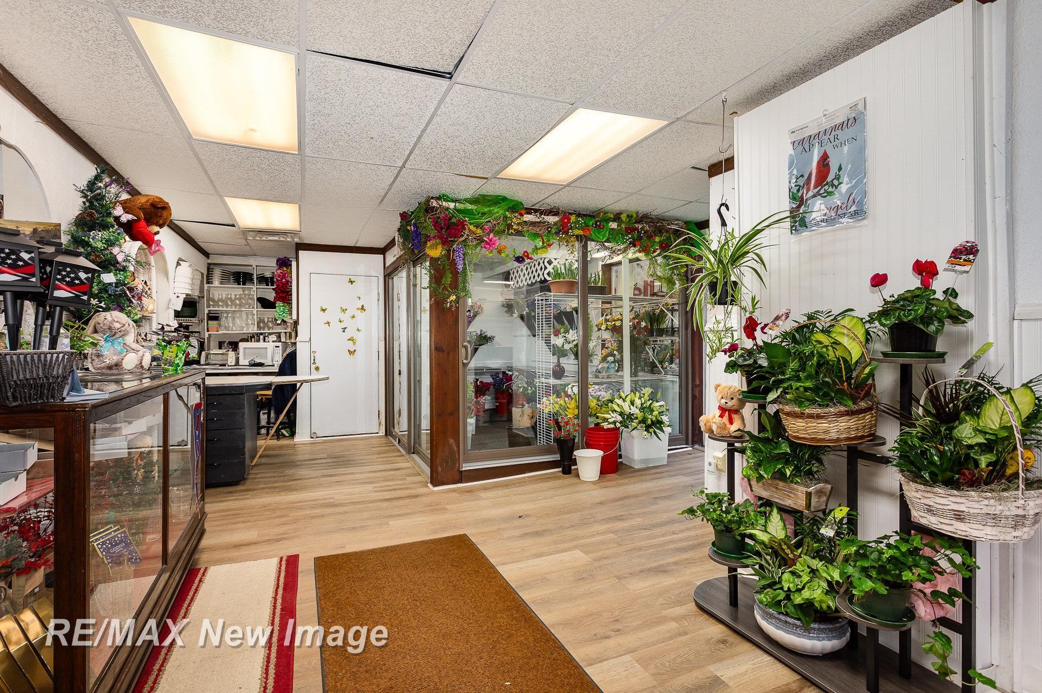 1605 Bookness Street