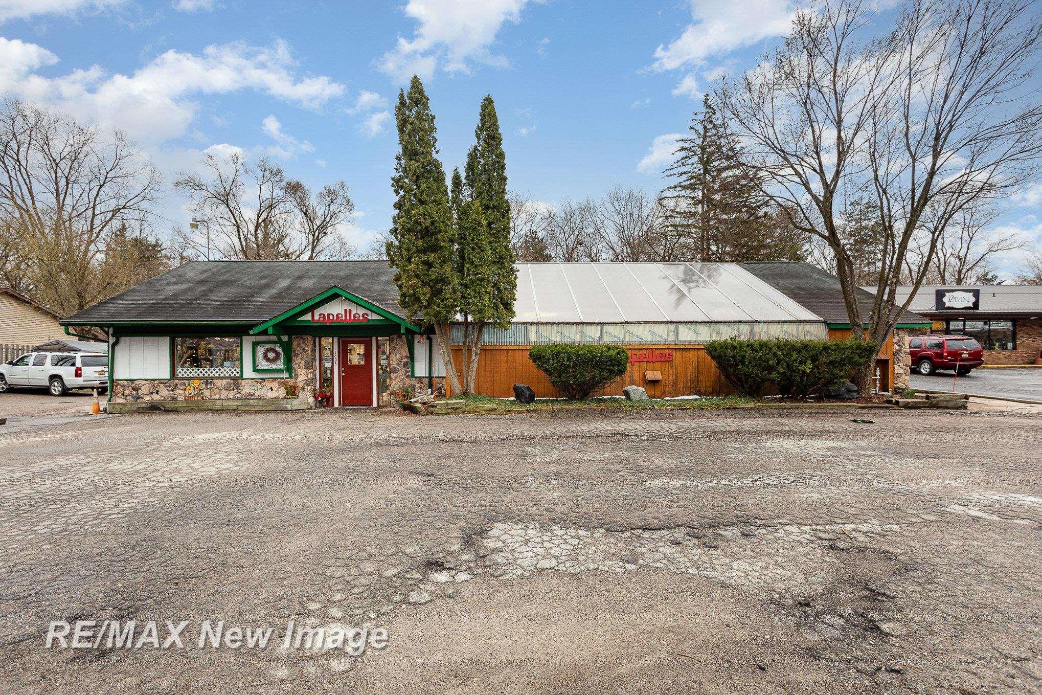 1605 Bookness Street