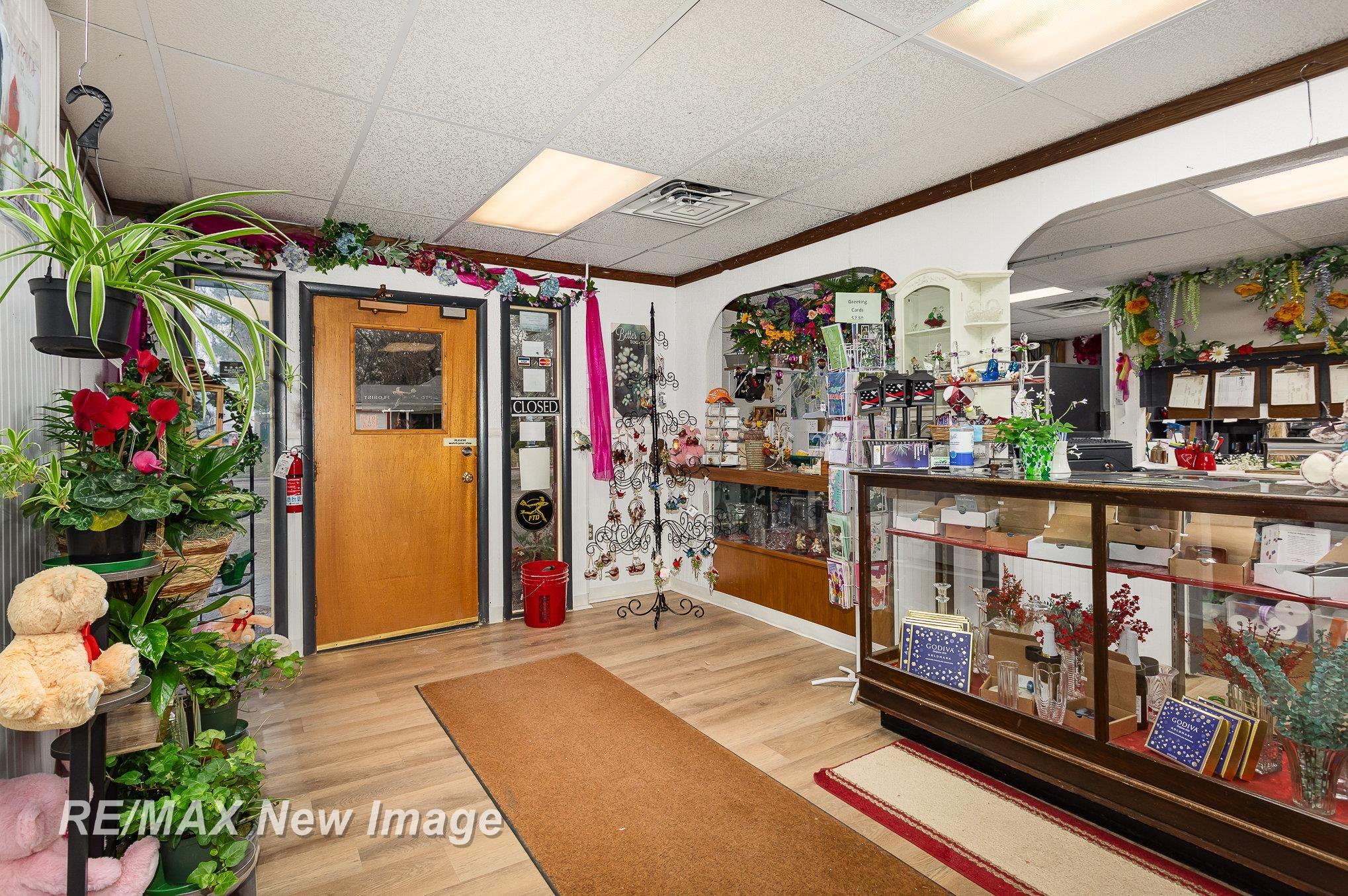 1605 Bookness Street