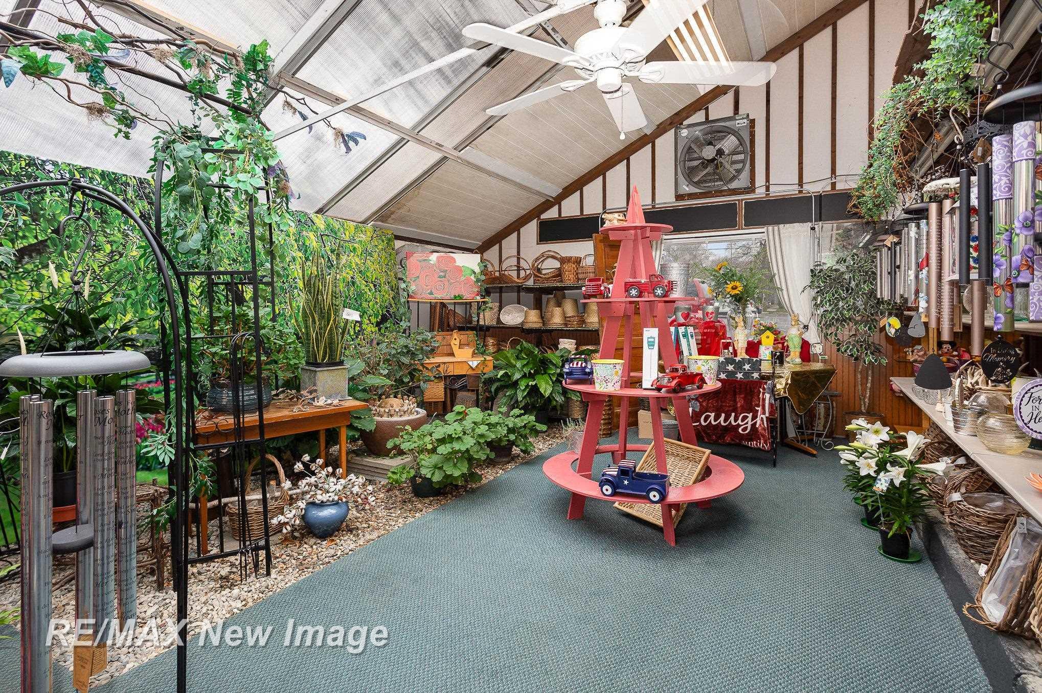 1605 Bookness Street