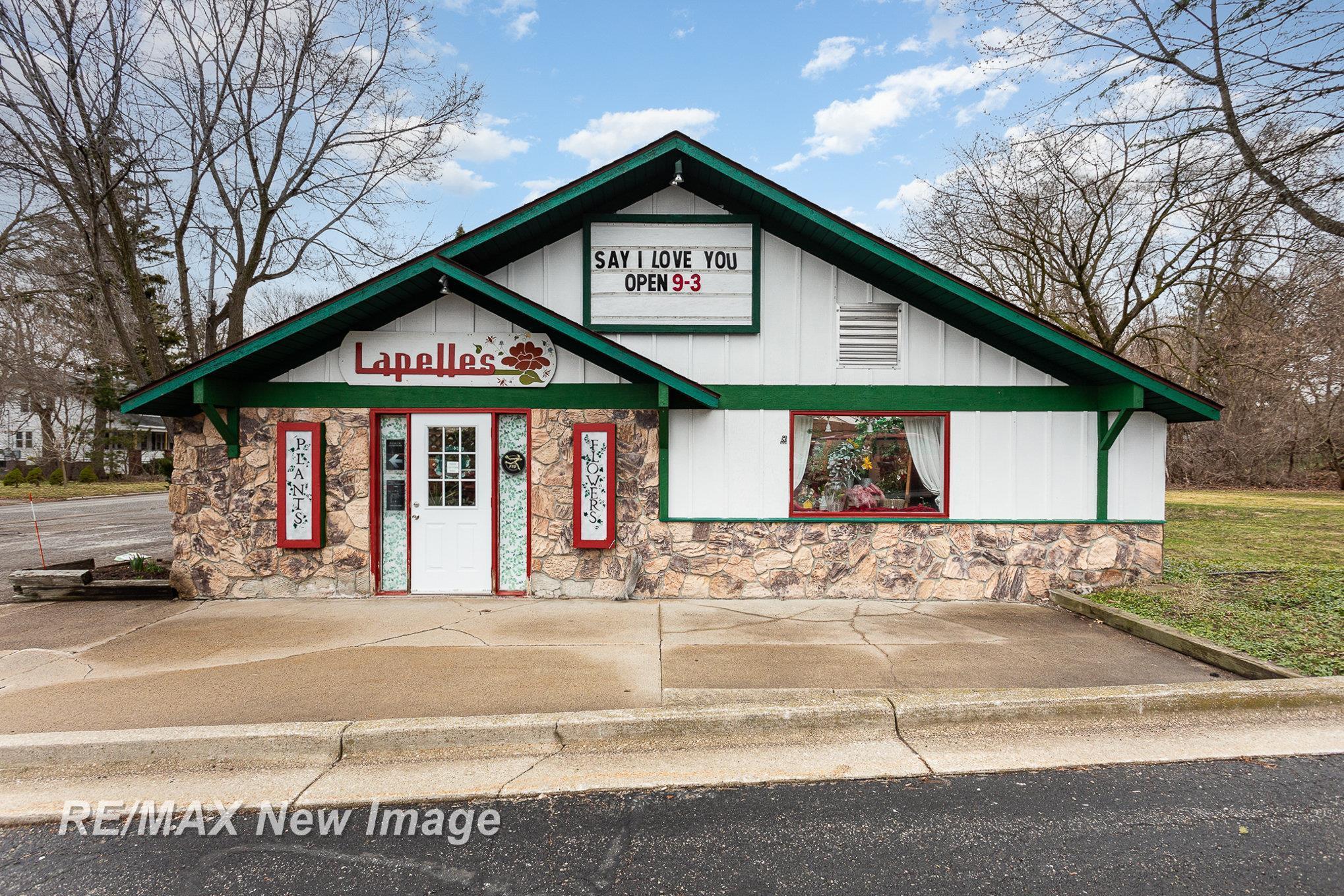 1605 Bookness Street