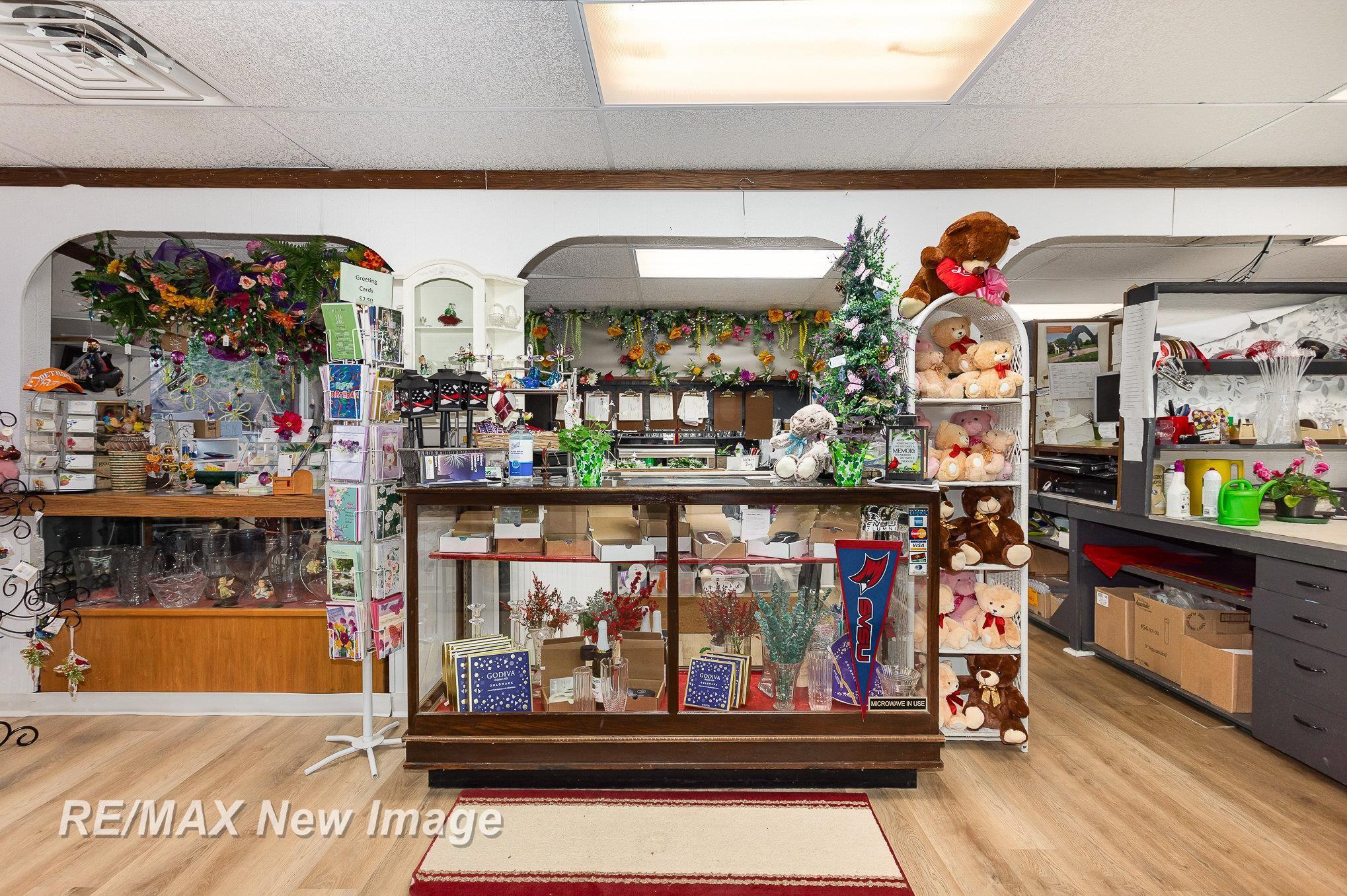 1605 Bookness Street