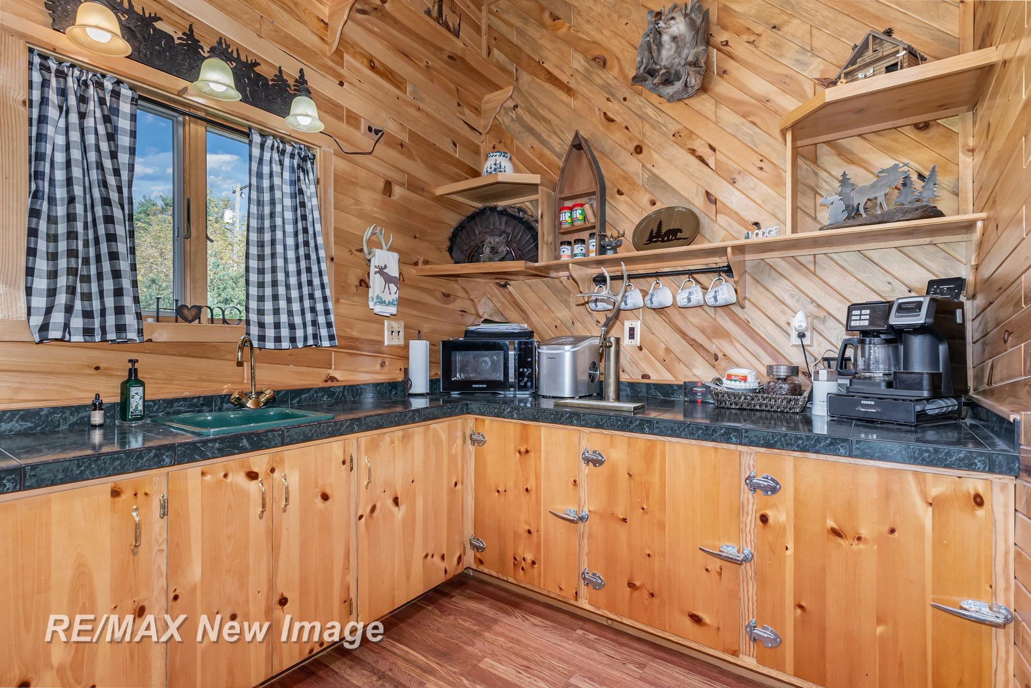 859 E Gordonville Road