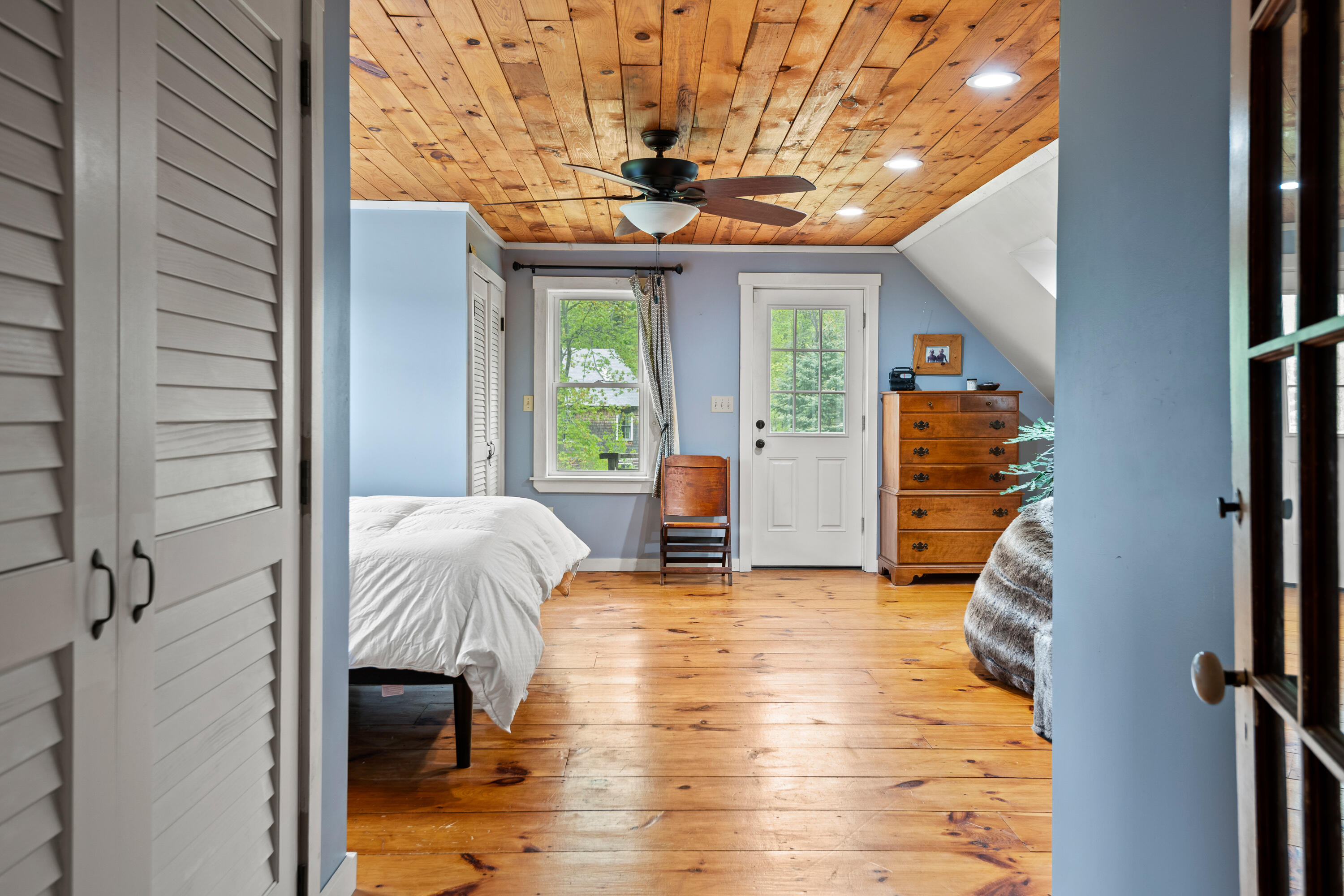 6 Bluebird Way