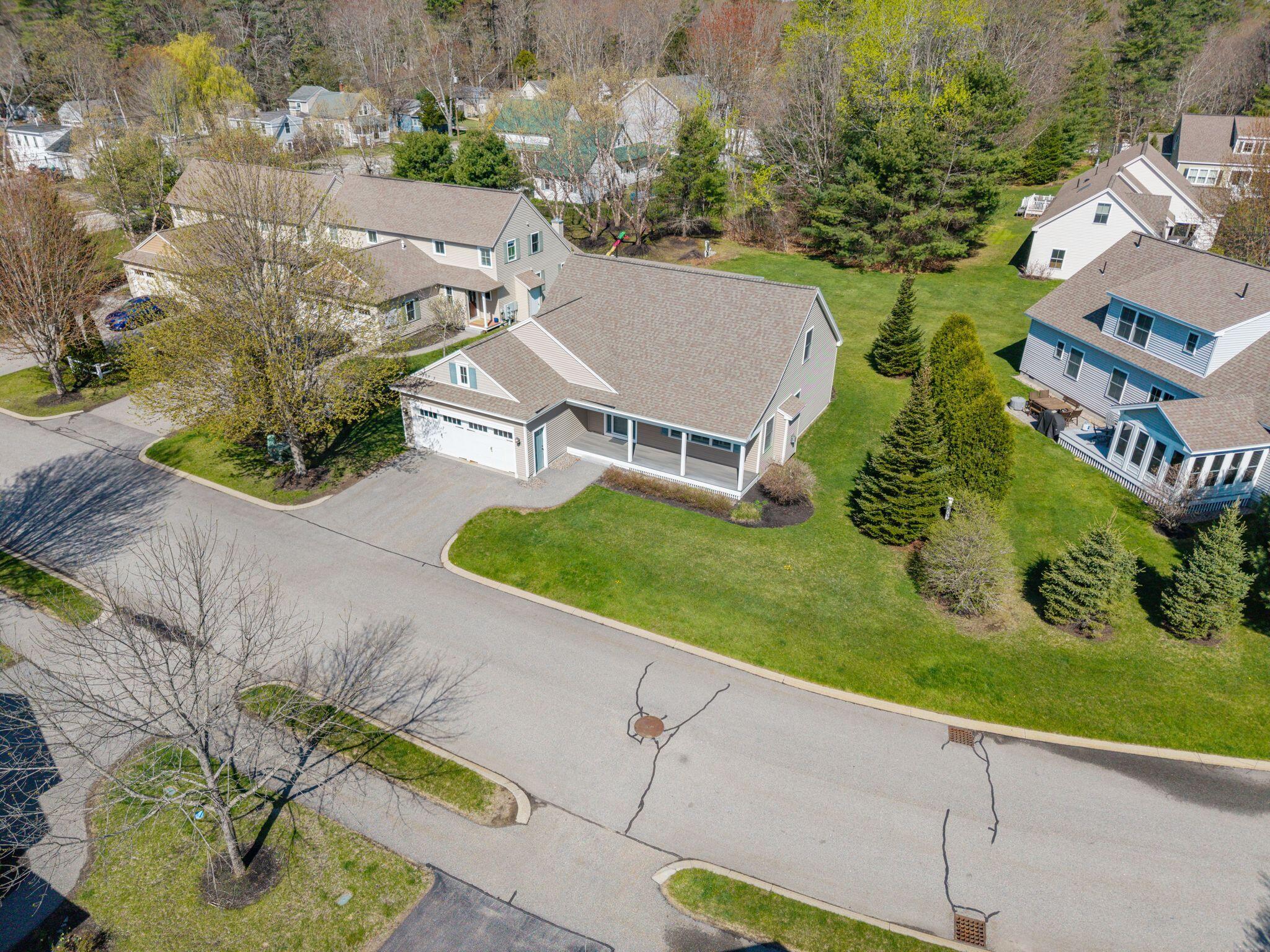 10 Lexington Drive 9