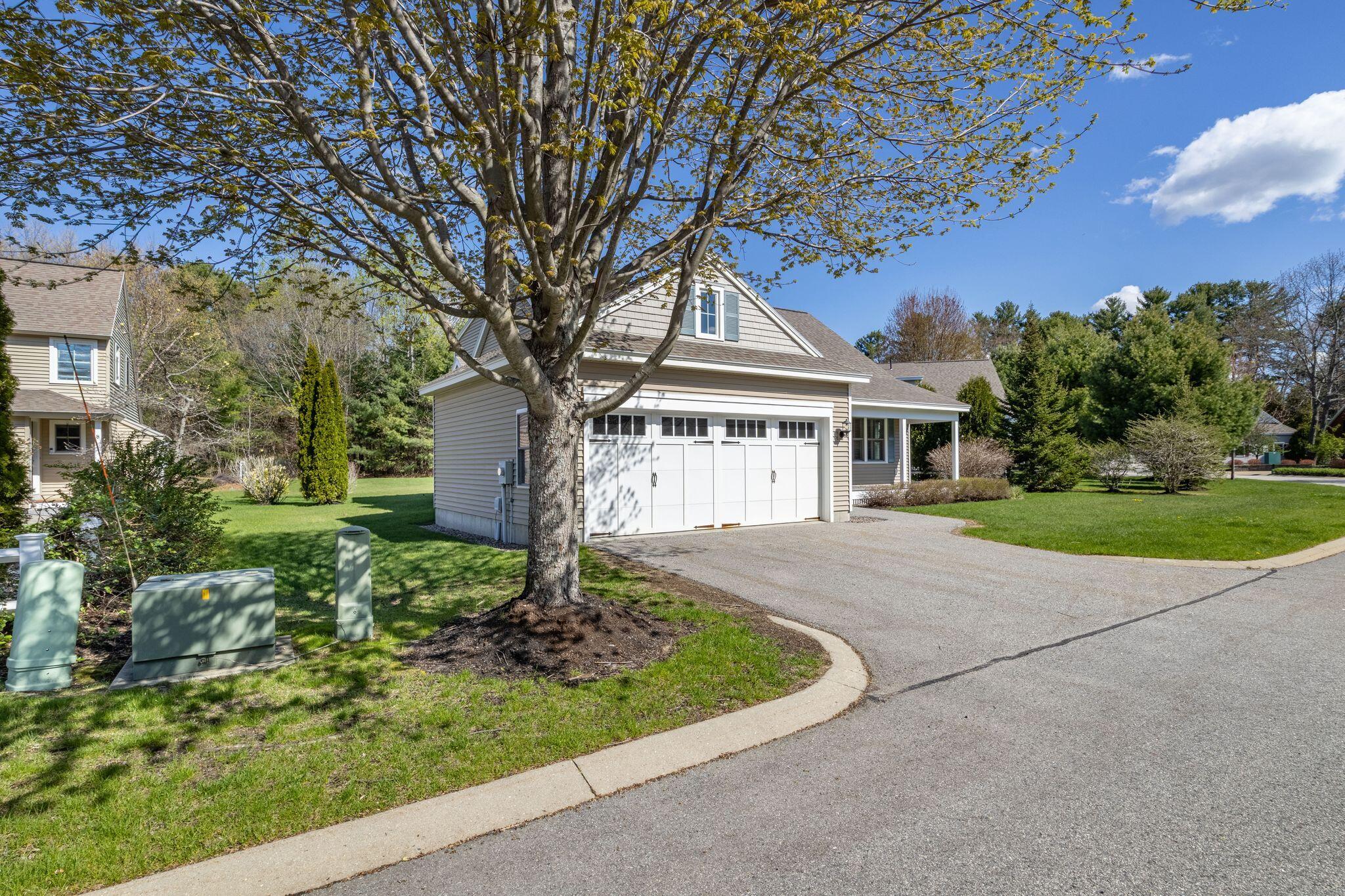10 Lexington Drive 9