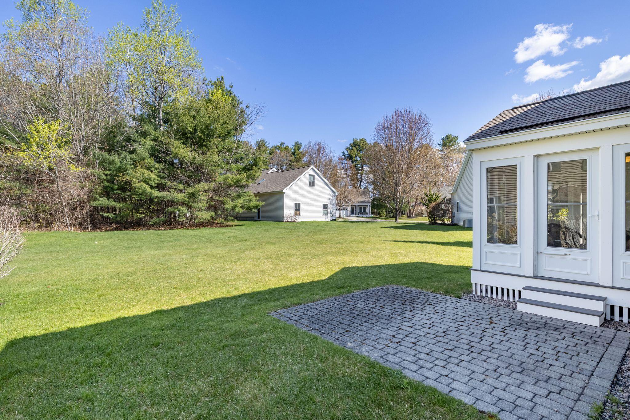 10 Lexington Drive 9