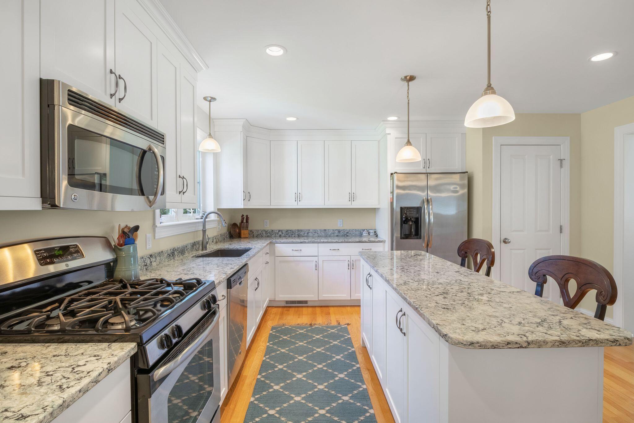 10 Lexington Drive 9