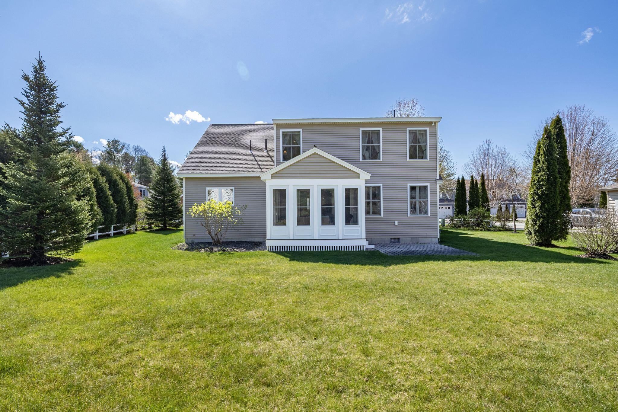 10 Lexington Drive 9