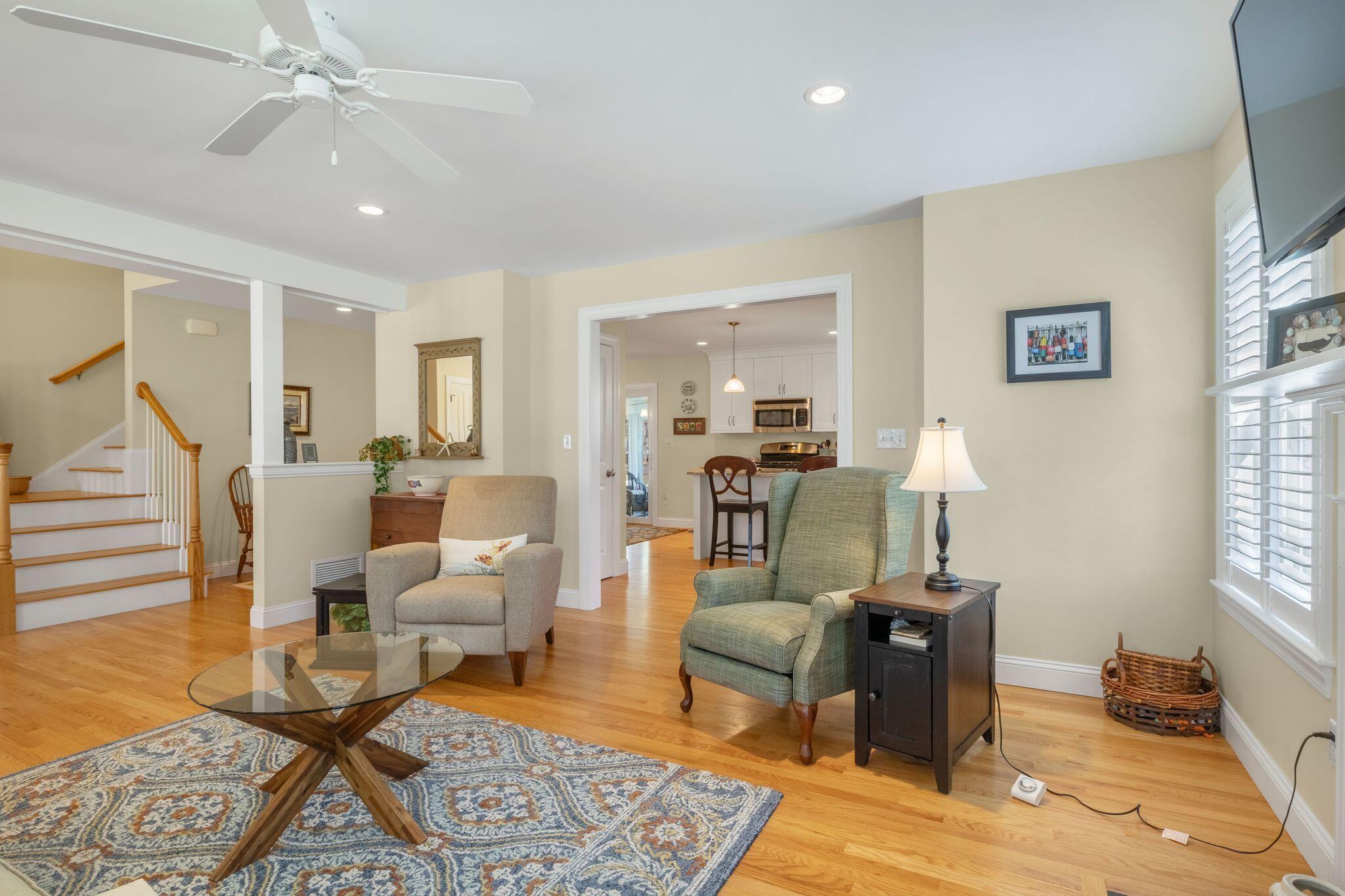 10 Lexington Drive 9