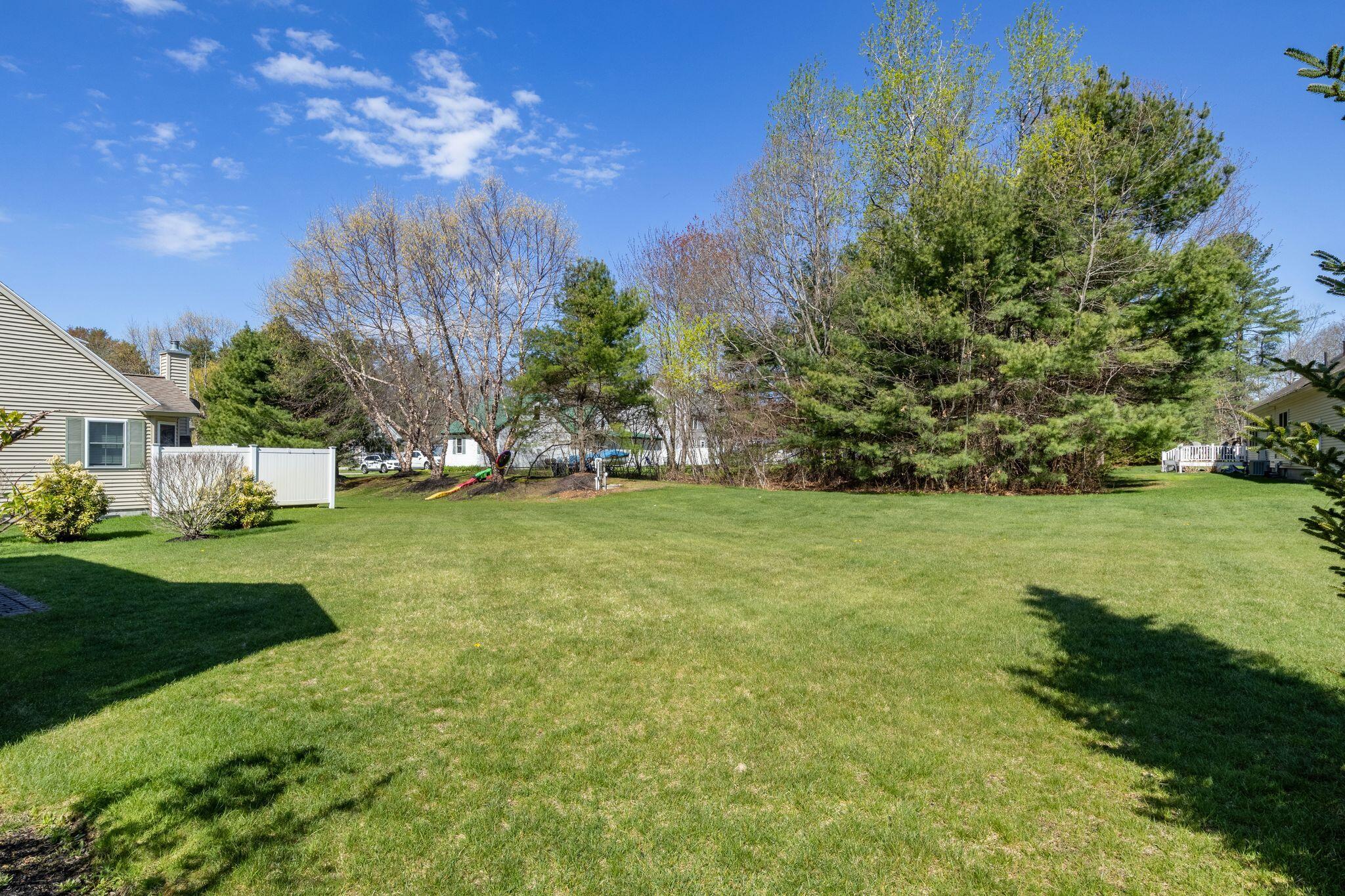 10 Lexington Drive 9
