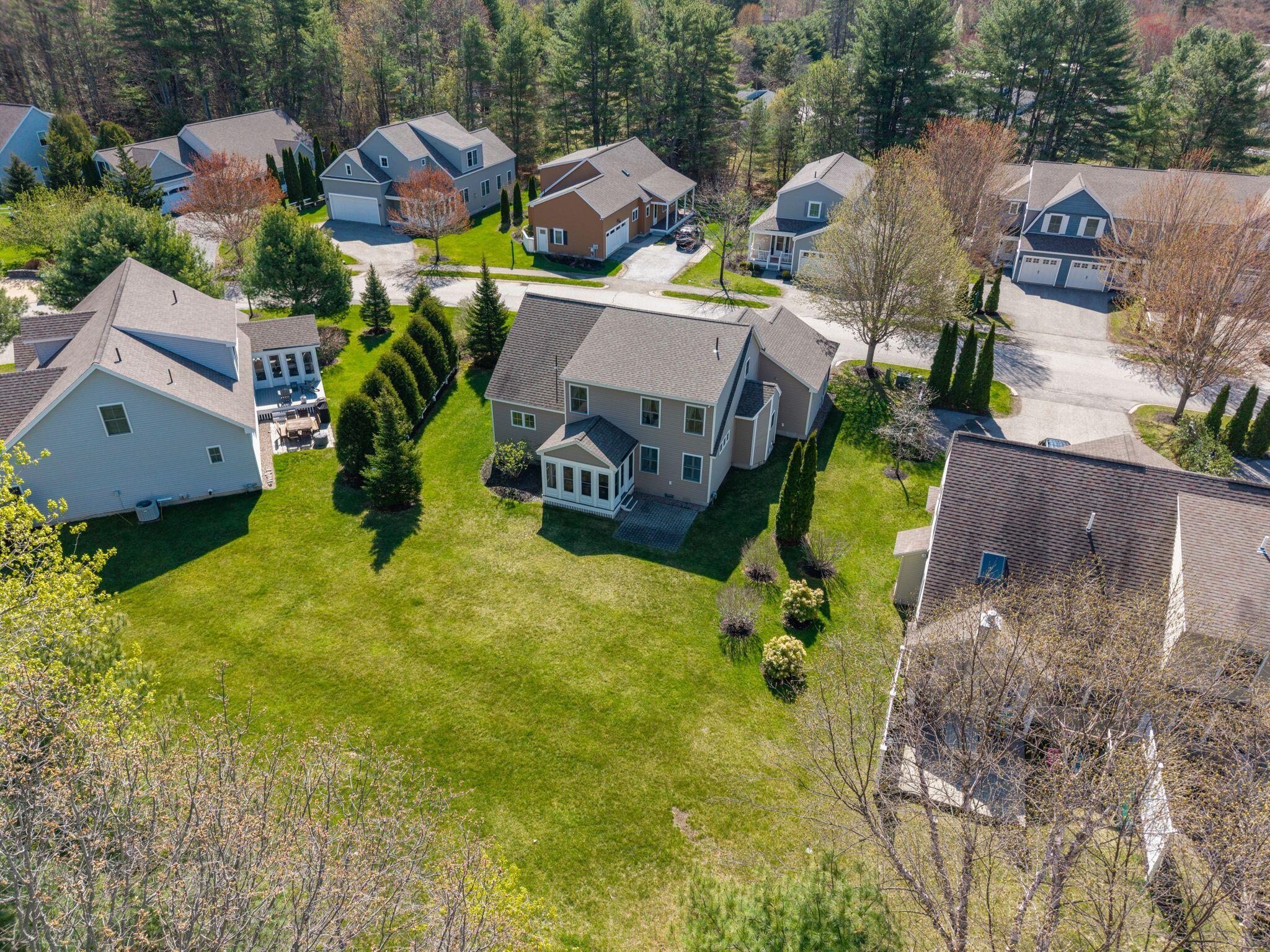 10 Lexington Drive 9