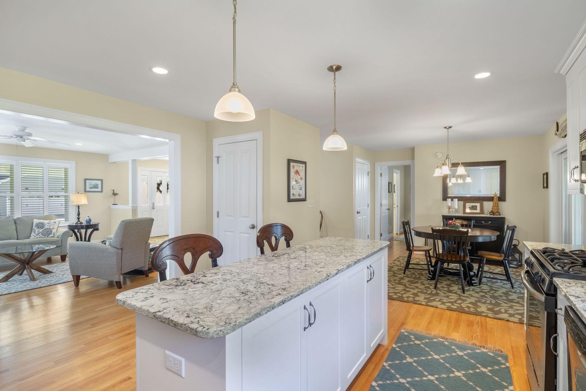 10 Lexington Drive 9