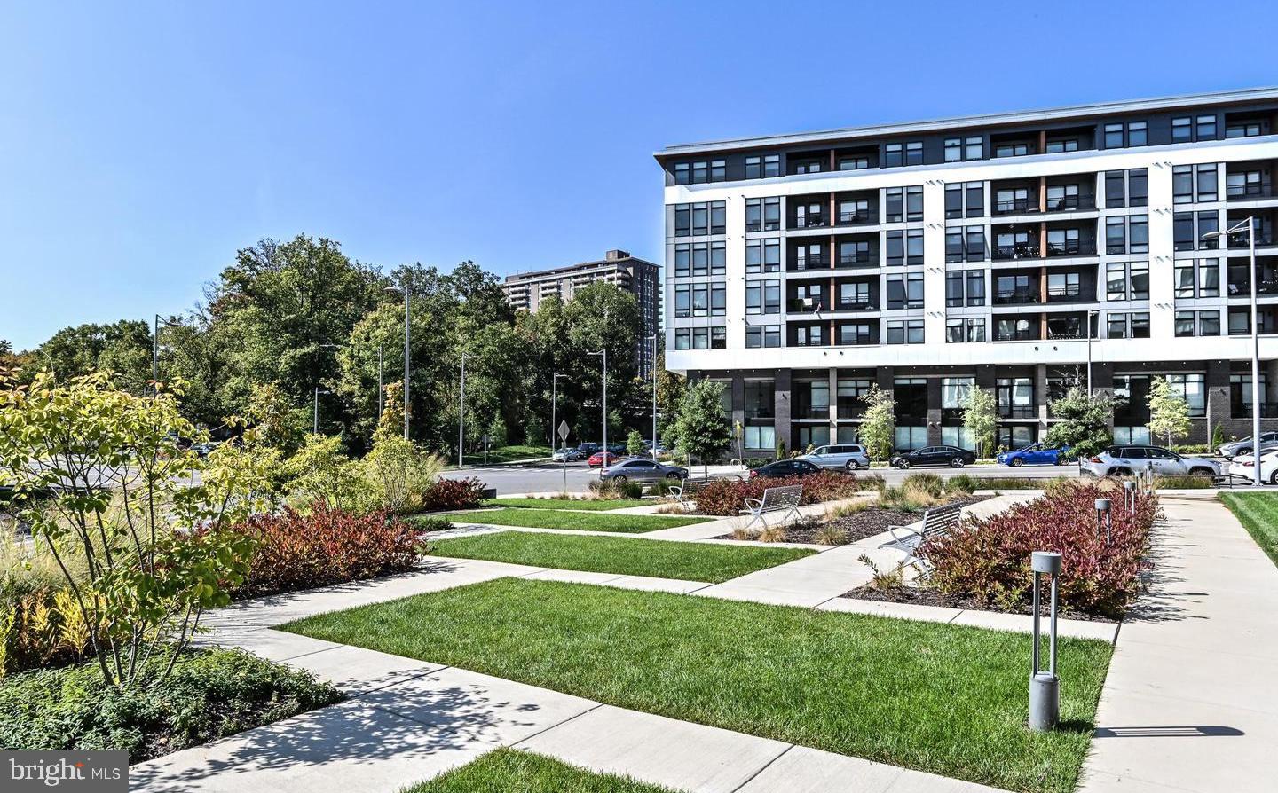 1761 Old Meadow Rd Unit: 307