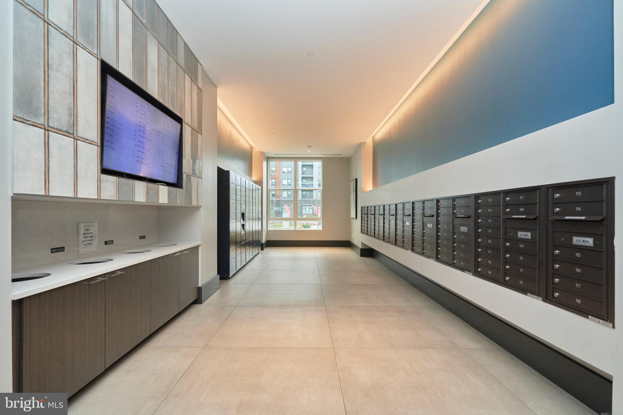 1761 Old Meadow Rd Unit: 307