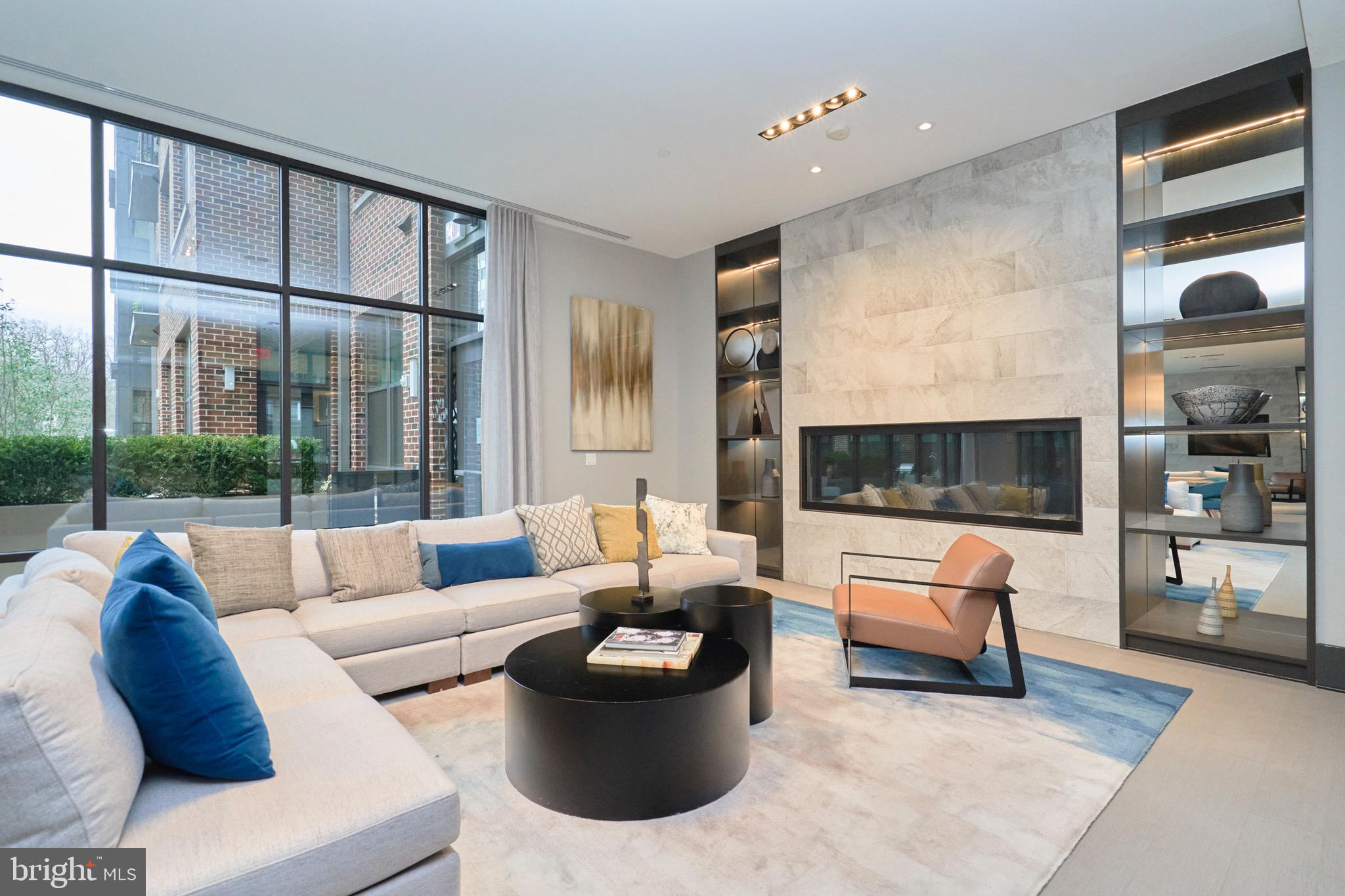 1761 Old Meadow Rd Unit: 307