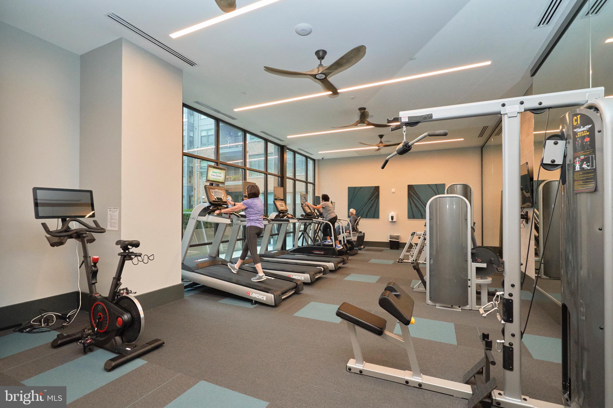 1761 Old Meadow Rd Unit: 307