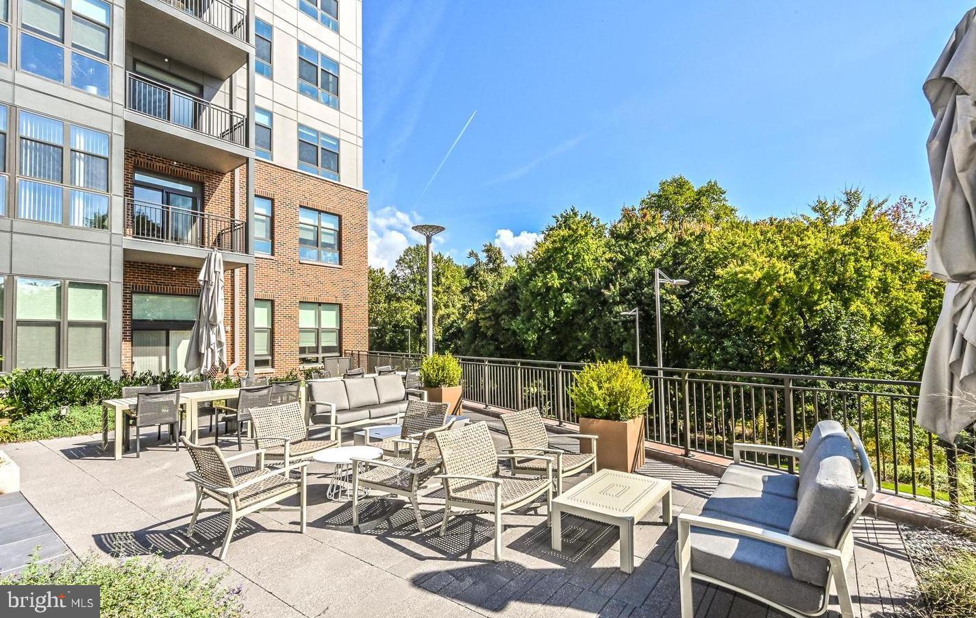 1761 Old Meadow Rd Unit: 307