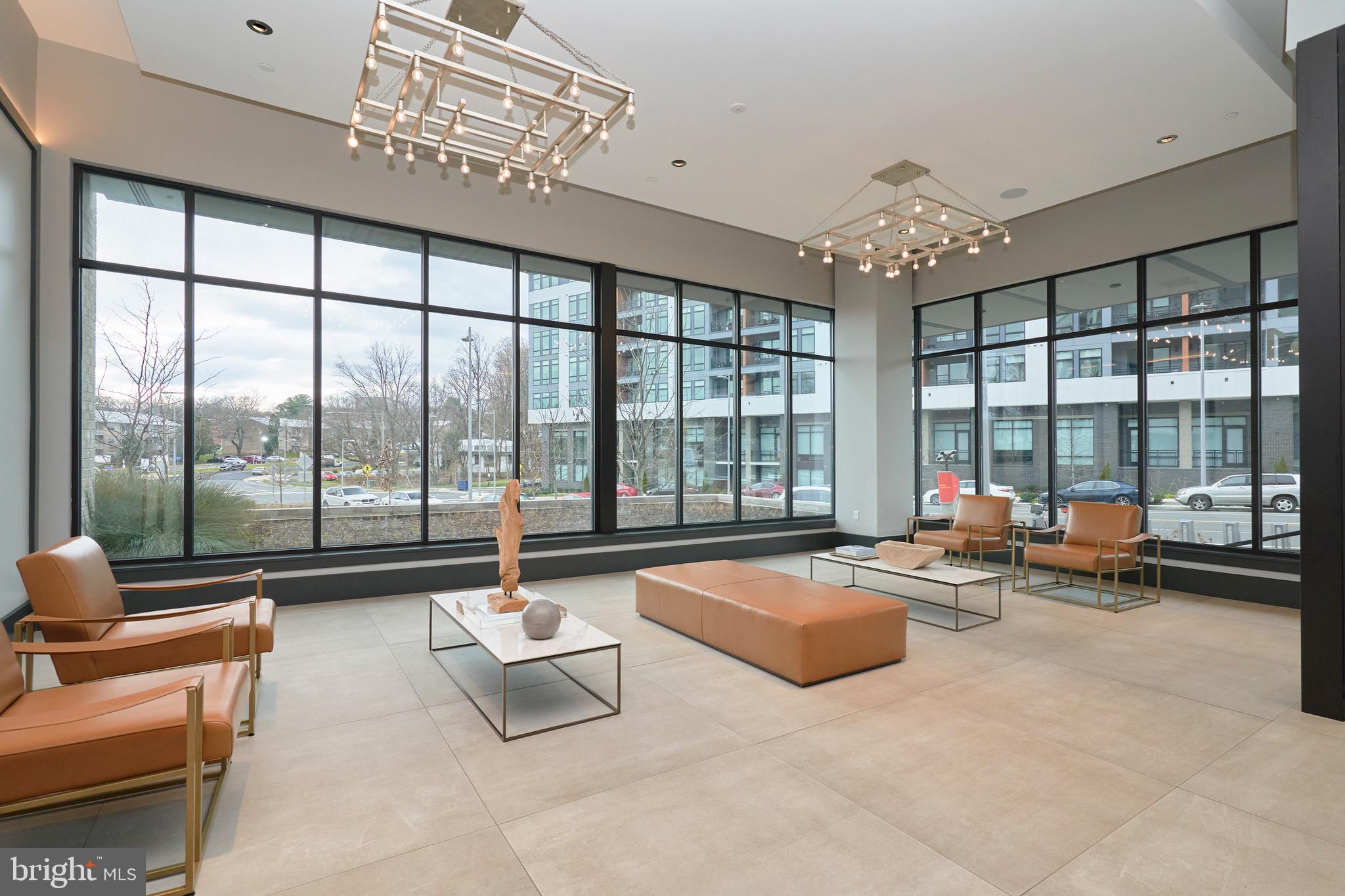 1761 Old Meadow Rd Unit: 307