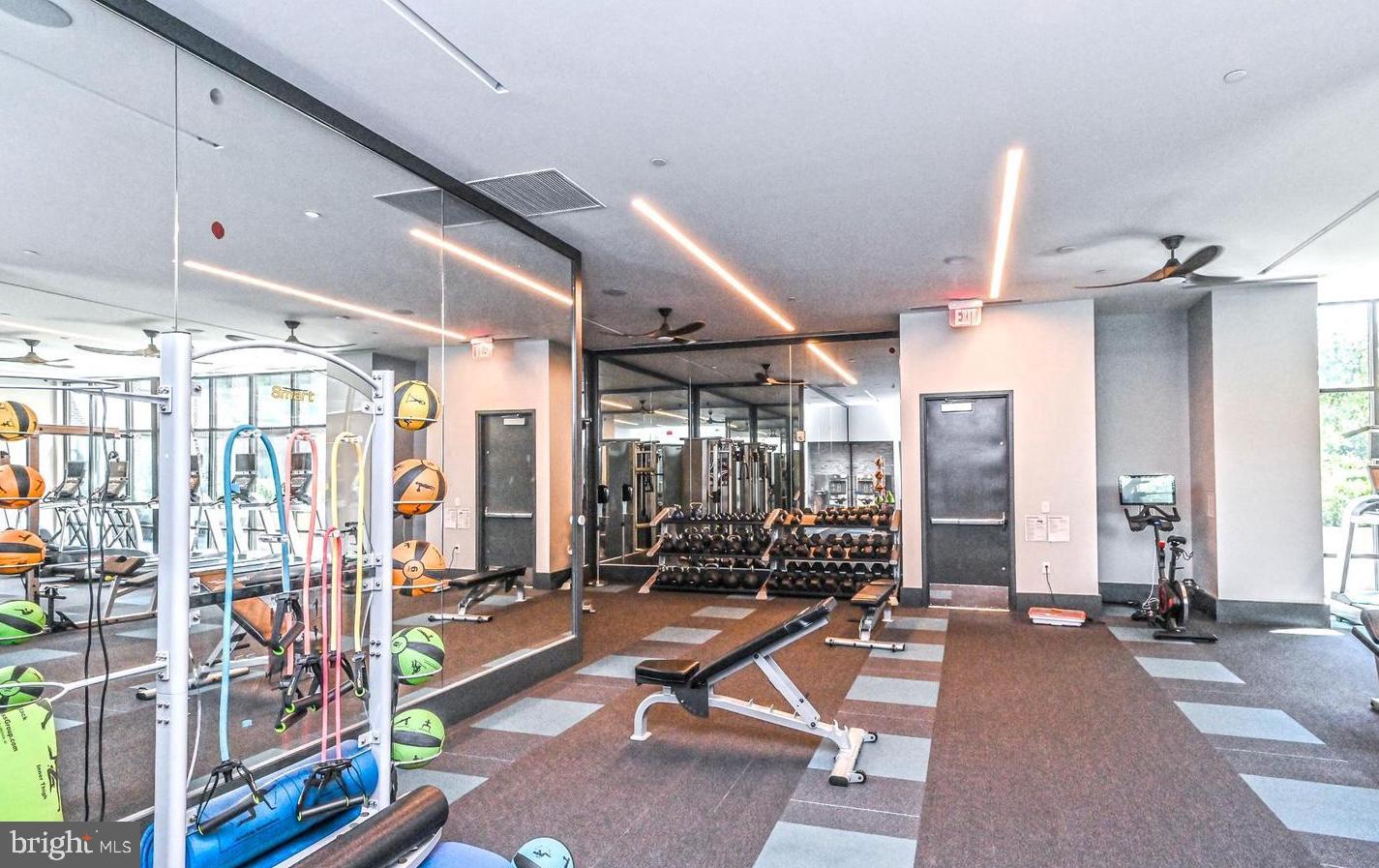 1761 Old Meadow Rd Unit: 307