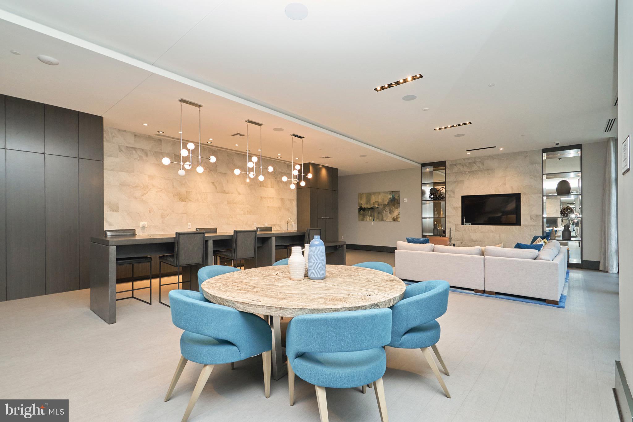 1761 Old Meadow Rd Unit: 307