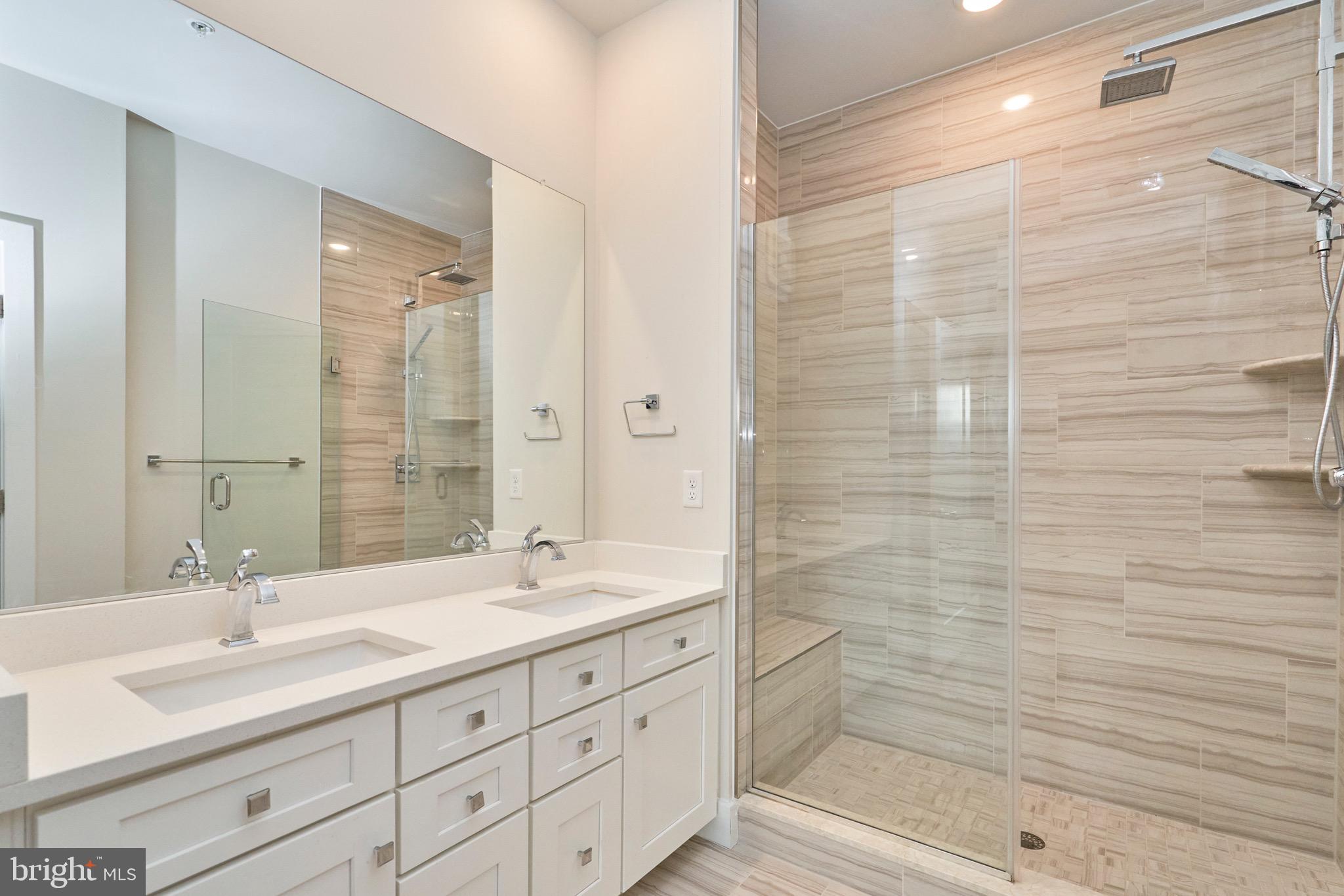 1761 Old Meadow Rd Unit: 307