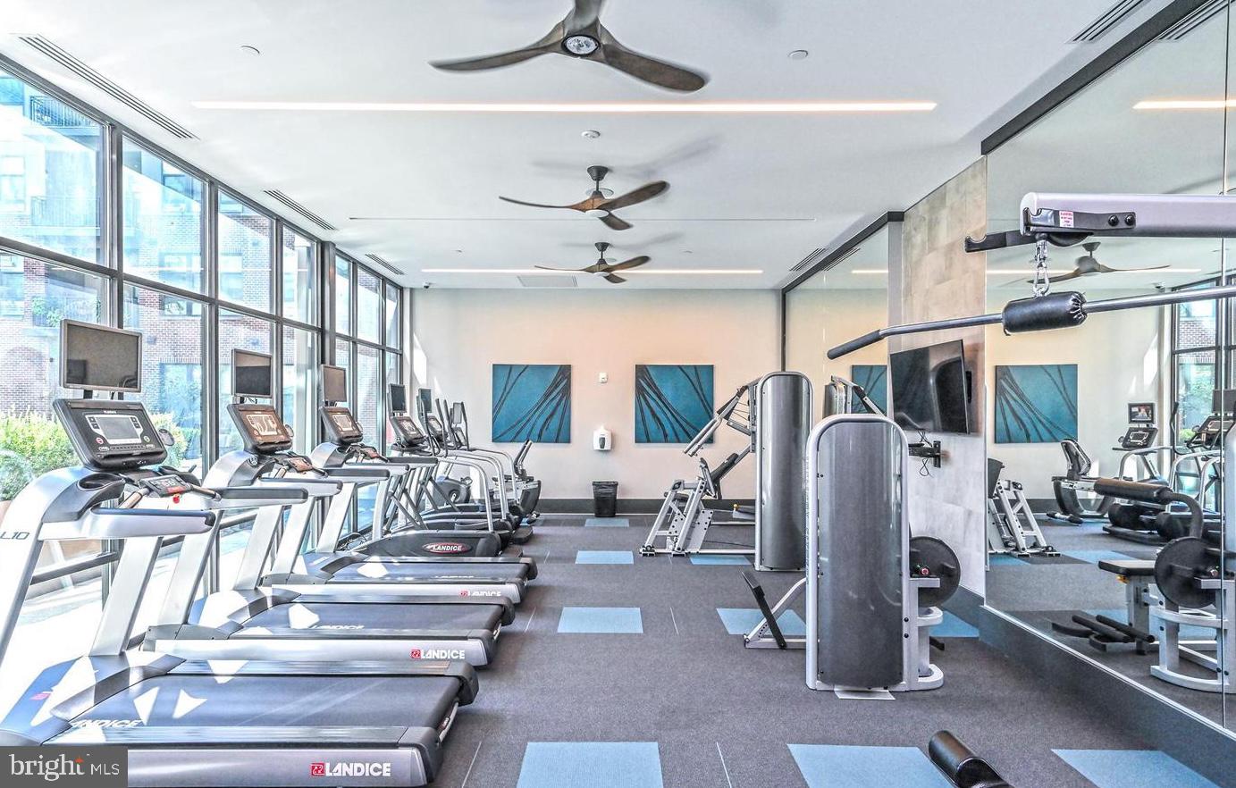 1761 Old Meadow Rd Unit: 307