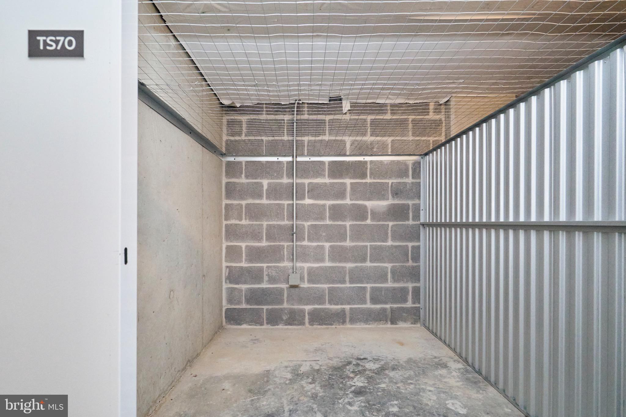 1761 Old Meadow Rd Unit: 307