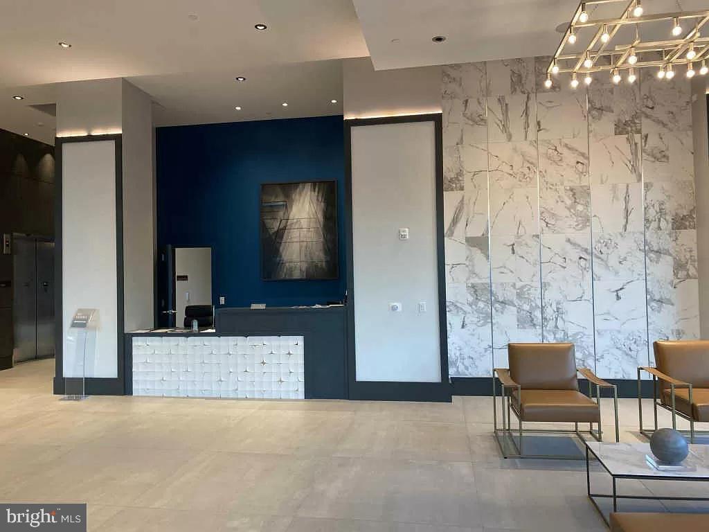 1761 Old Meadow Rd Unit: 307