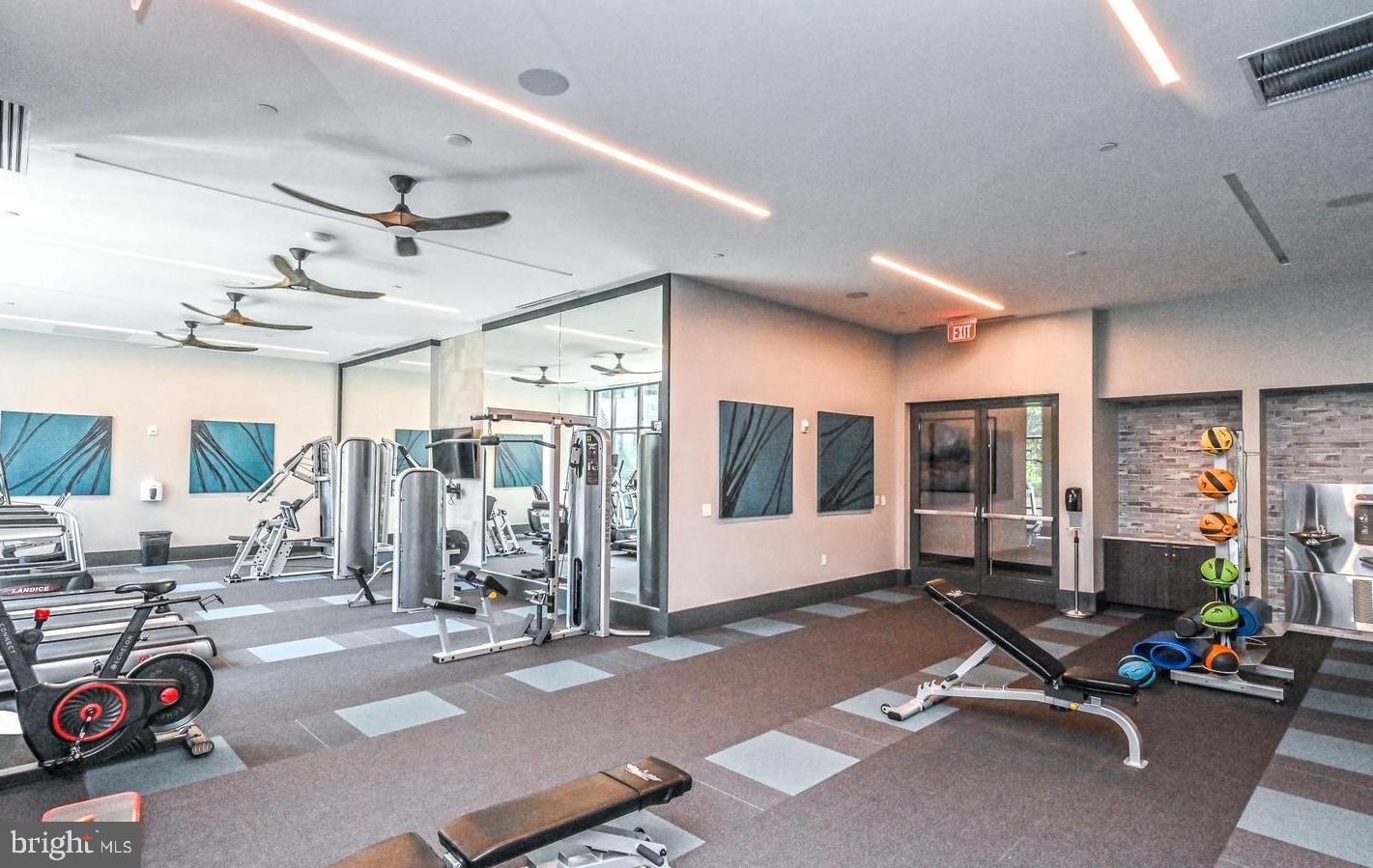 1761 Old Meadow Rd Unit: 307