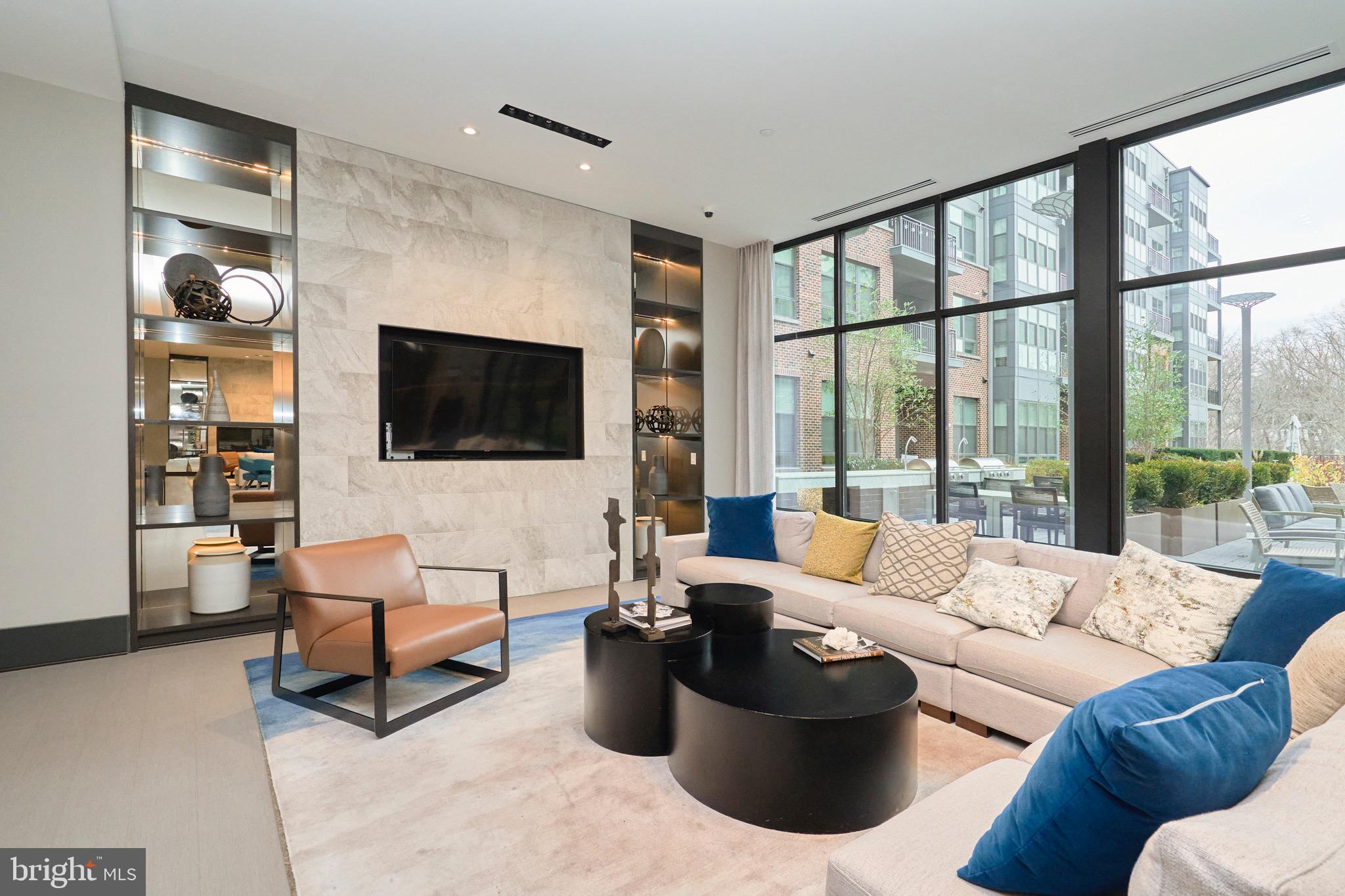 1761 Old Meadow Rd Unit: 307