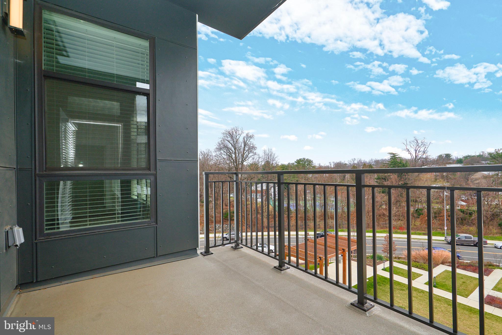 1761 Old Meadow Rd Unit: 307