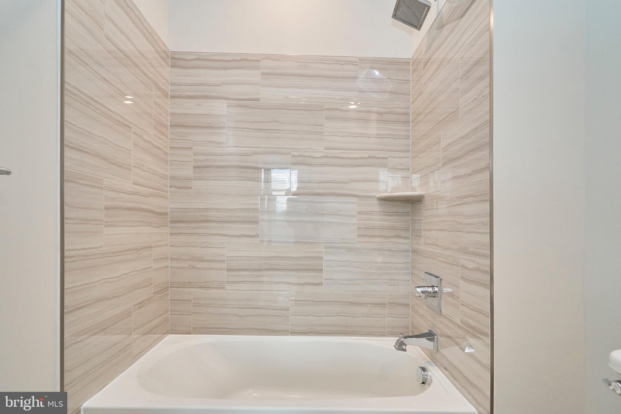 1761 Old Meadow Rd Unit: 307