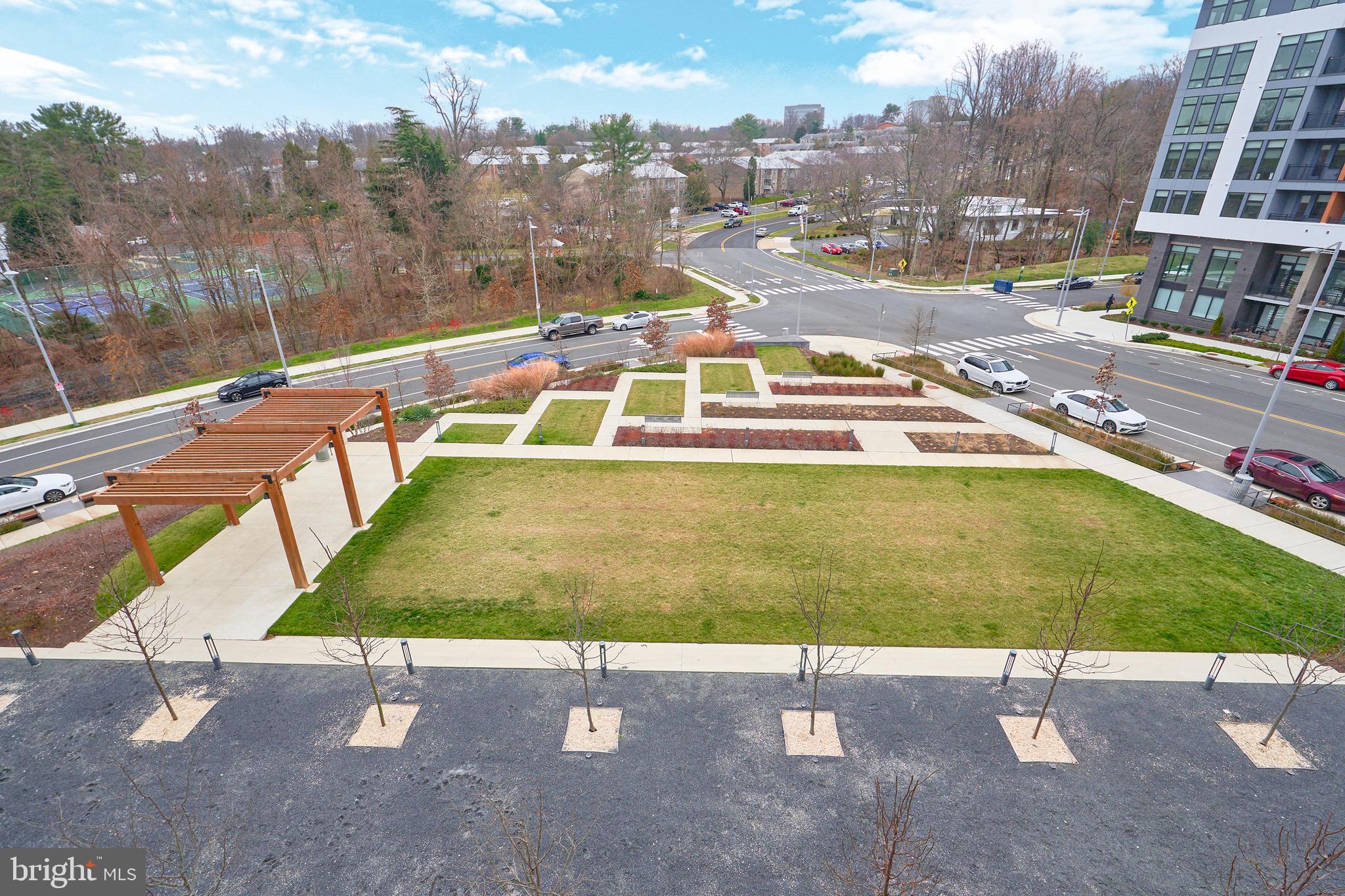 1761 Old Meadow Rd Unit: 307