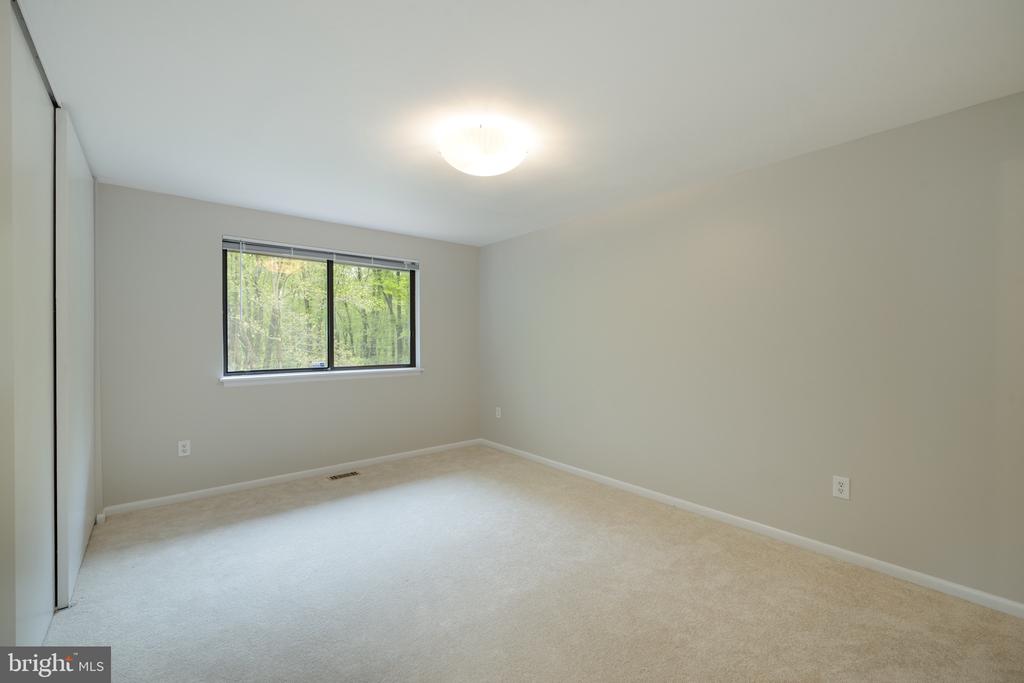5620 SUMMER OAK WAY