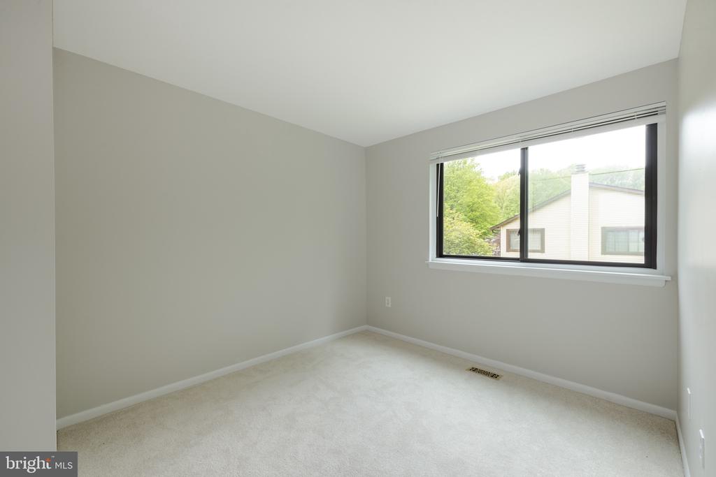 5620 SUMMER OAK WAY