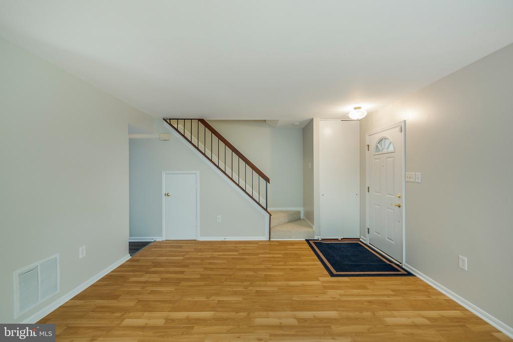 5620 SUMMER OAK WAY